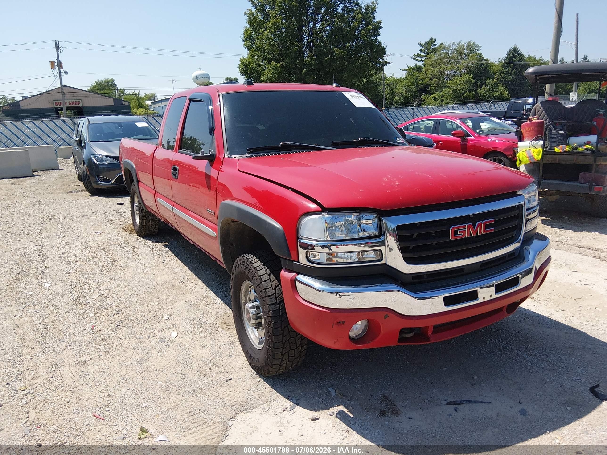 2004 GMC Sierra 2500HD SLT, VIN 1GTHK29244E393894 — Rear end