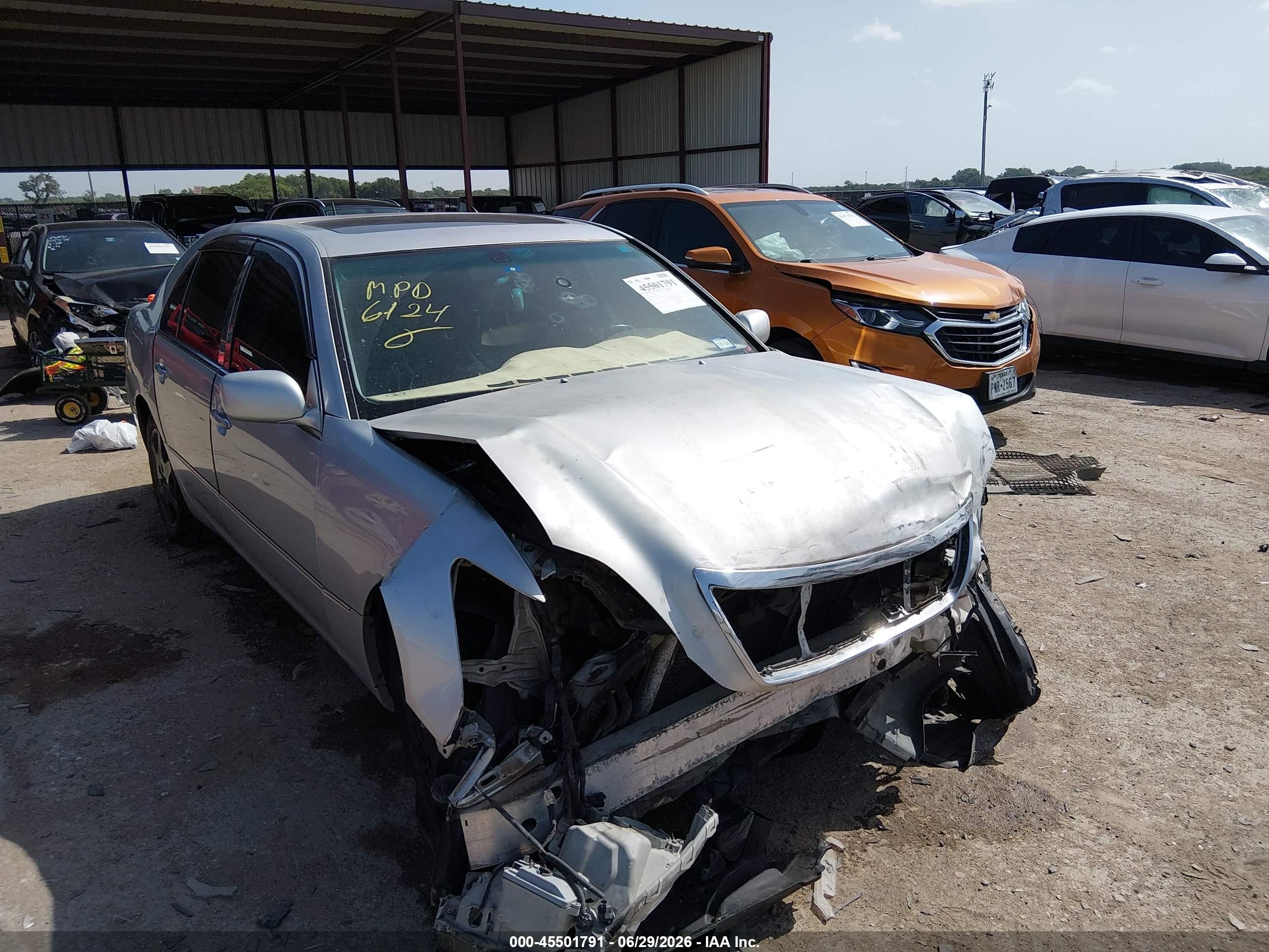 2004 Lexus LS 430, VIN JTHBN36F540126365 — Front end