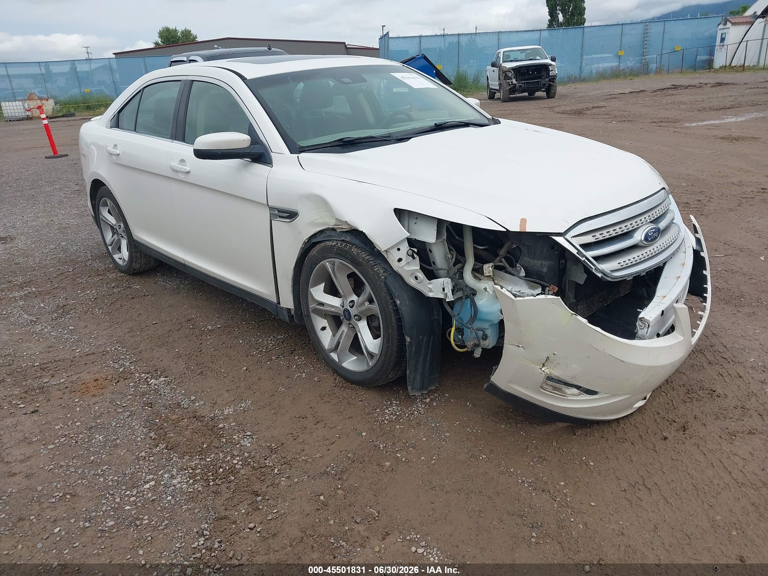 2011 Ford Taurus SHO, VIN 1FAHP2KT6BG177640 — Front end