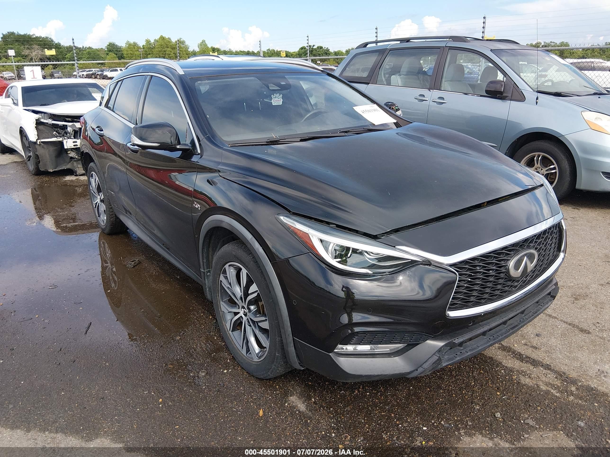 2017 Infiniti QX30 Luxury, VIN SJKCH5CR7HA020374 — Rear end
