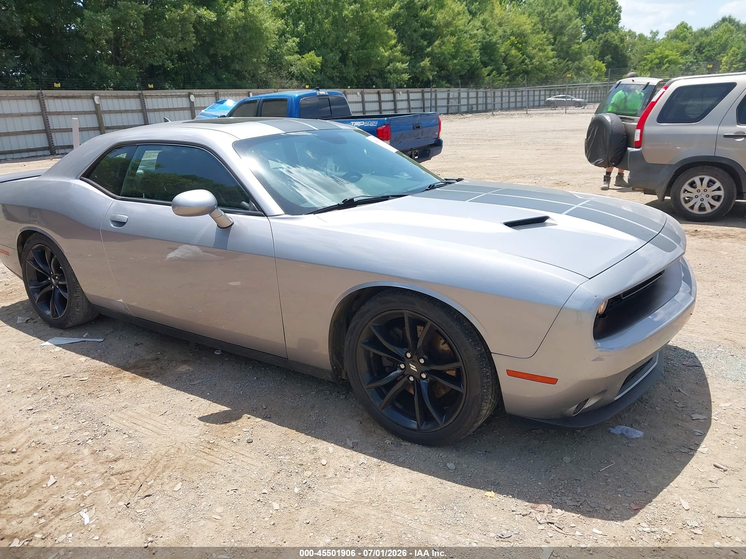 2017 Dodge Challenger SXT, VIN 2C3CDZAG6HH601135 — Side