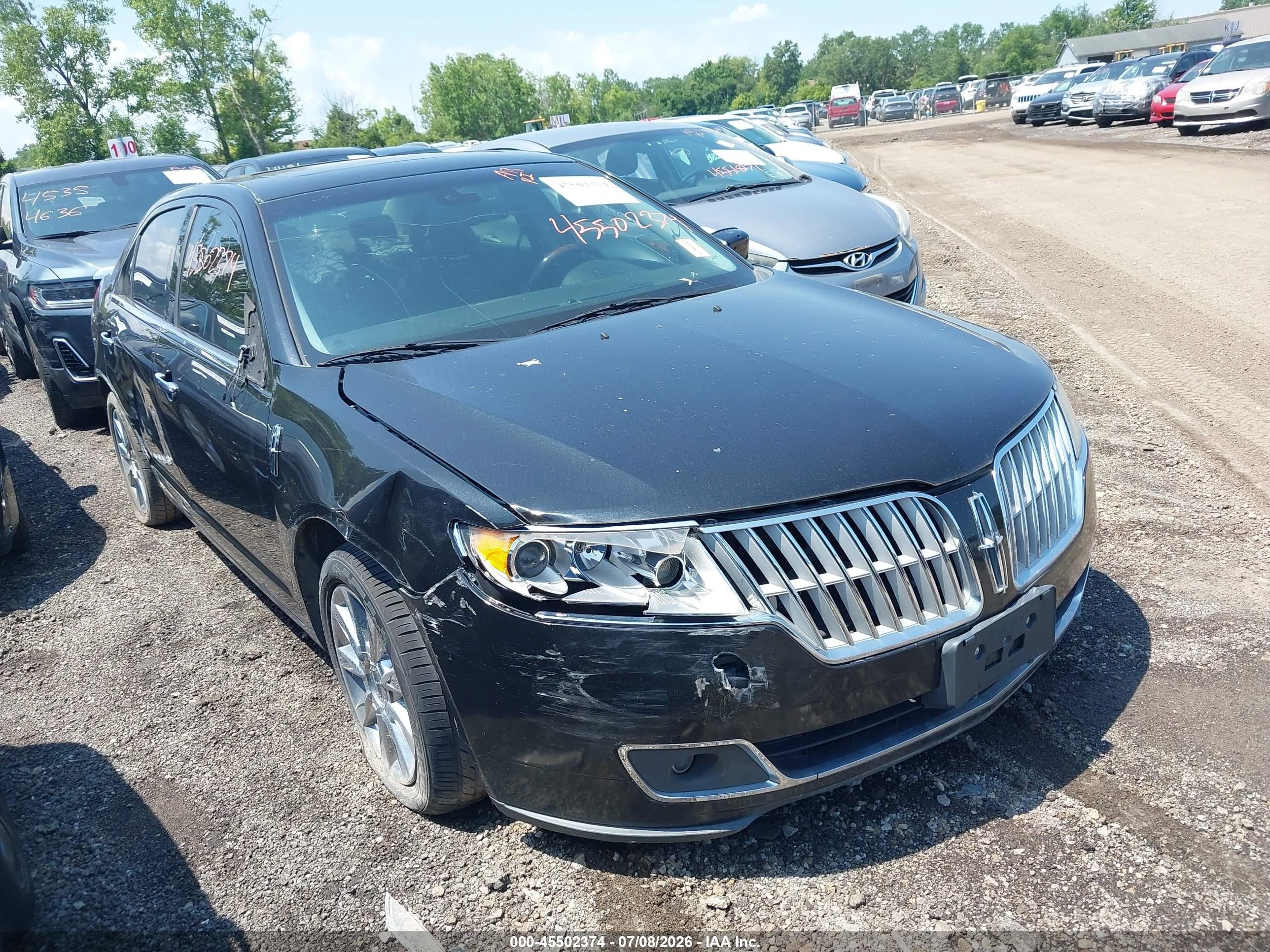 2010 Lincoln MKZ, VIN 3LNHL2JCXAR651048 — Side