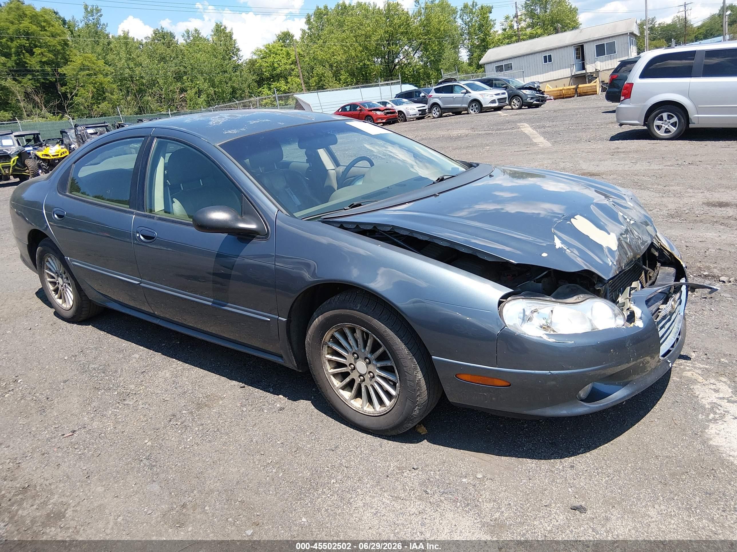 2002 Chrysler Concorde LXi, VIN 2C3HD36M92H311450 — Front end