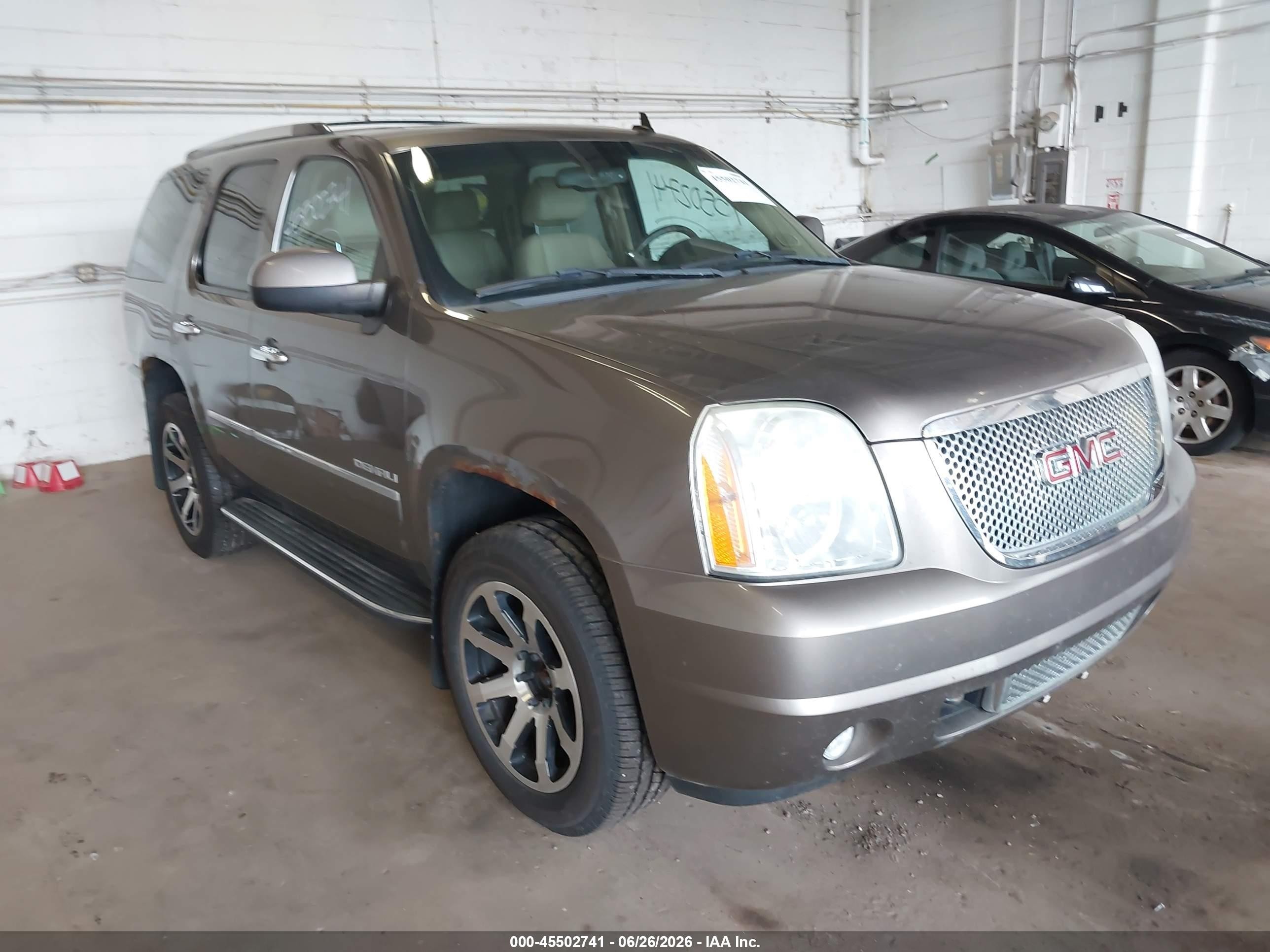 2011 GMC Yukon Denali, VIN 1GKS2EEF0BR294970 — Normal wear