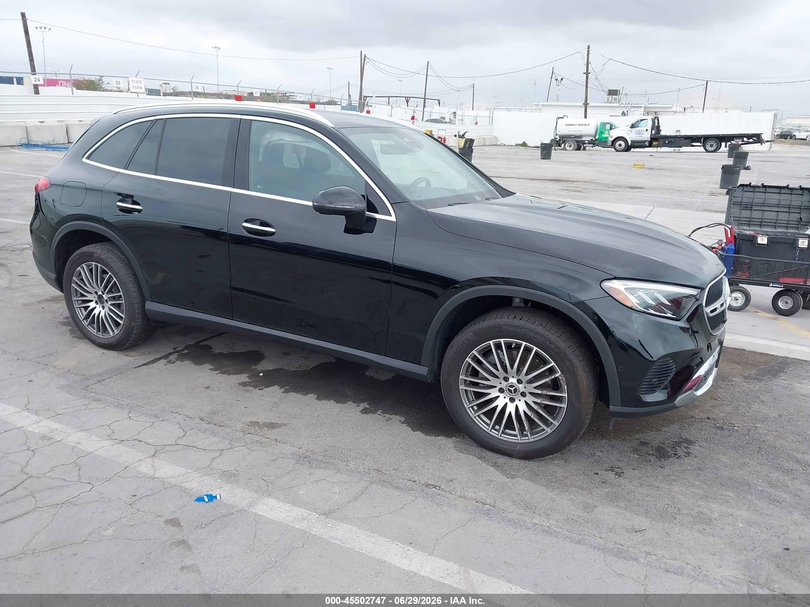 2025 Mercedes-Benz GLC 300, VIN W1NKM4GB0SF254182 — Front end