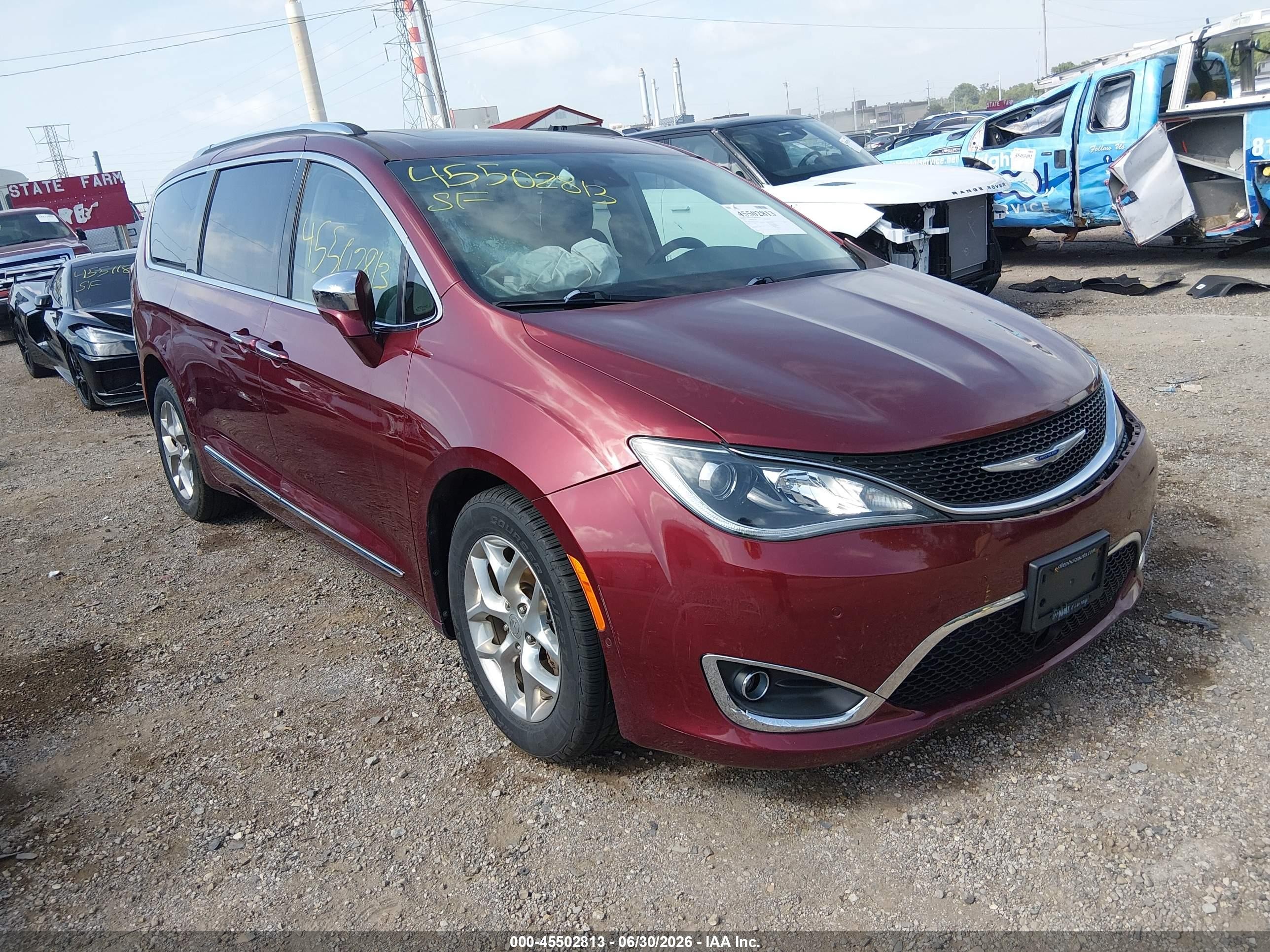 2019 Chrysler Pacifica Limited, VIN 2C4RC1GG4KR528981 — Бок