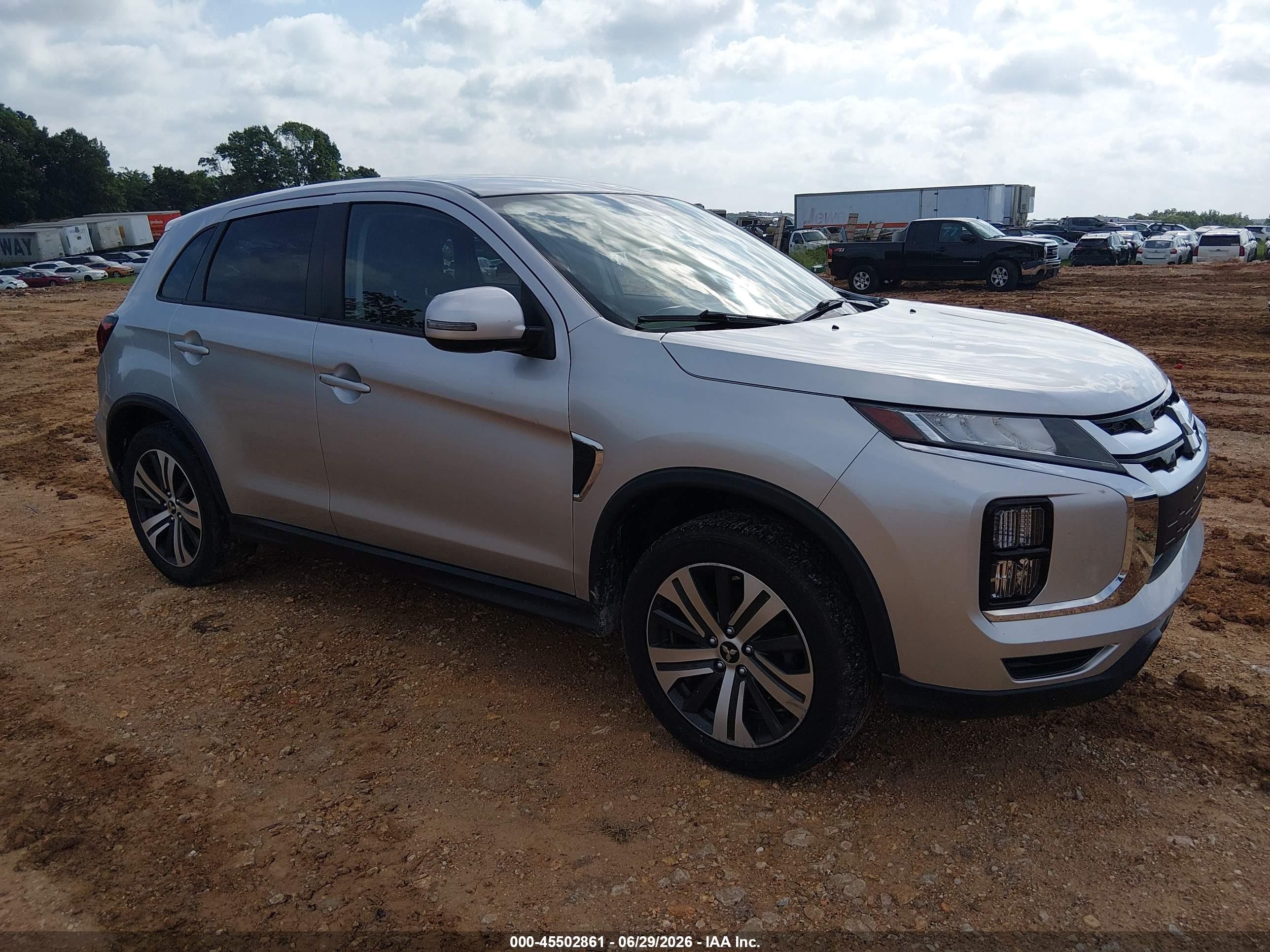 2021 Mitsubishi Outlander ES, VIN JA4ARUAU0MU017800 — Hail
