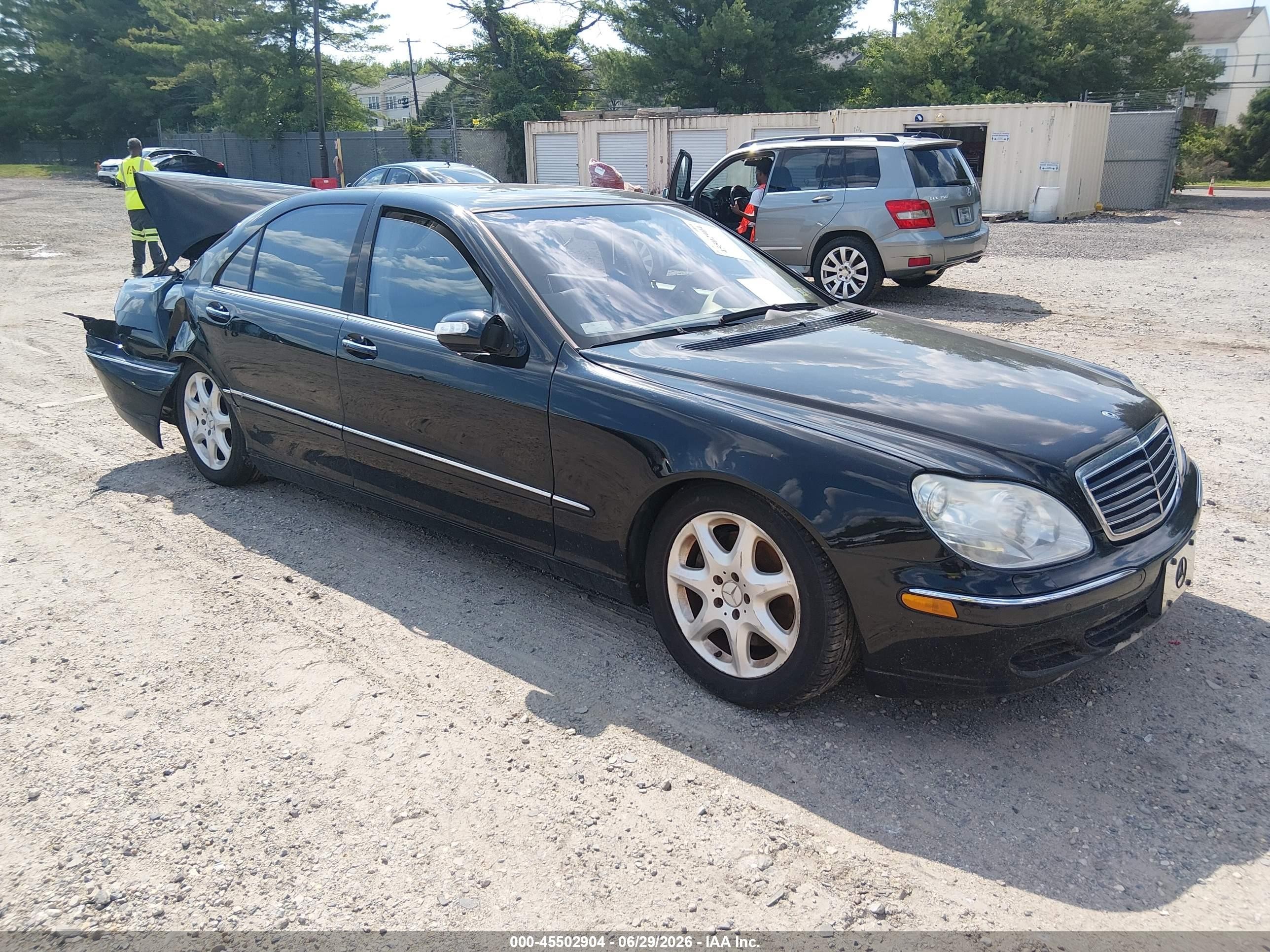 2004 Mercedes-Benz S 500, VIN WDBNG84J04A391734 — Rear end