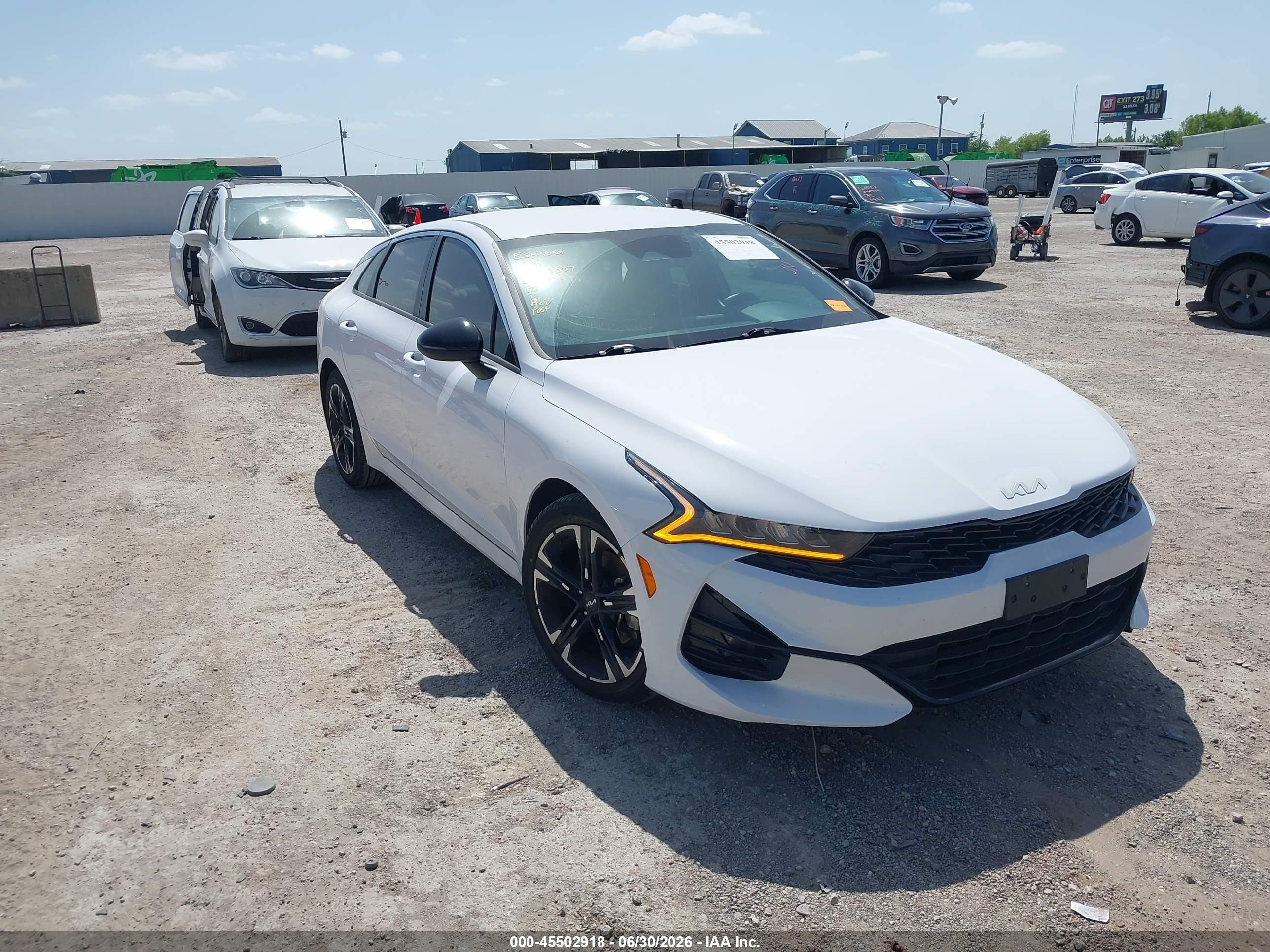 2022 Kia K5 GT-Line, VIN 5XXG64J25NG151197 — Side