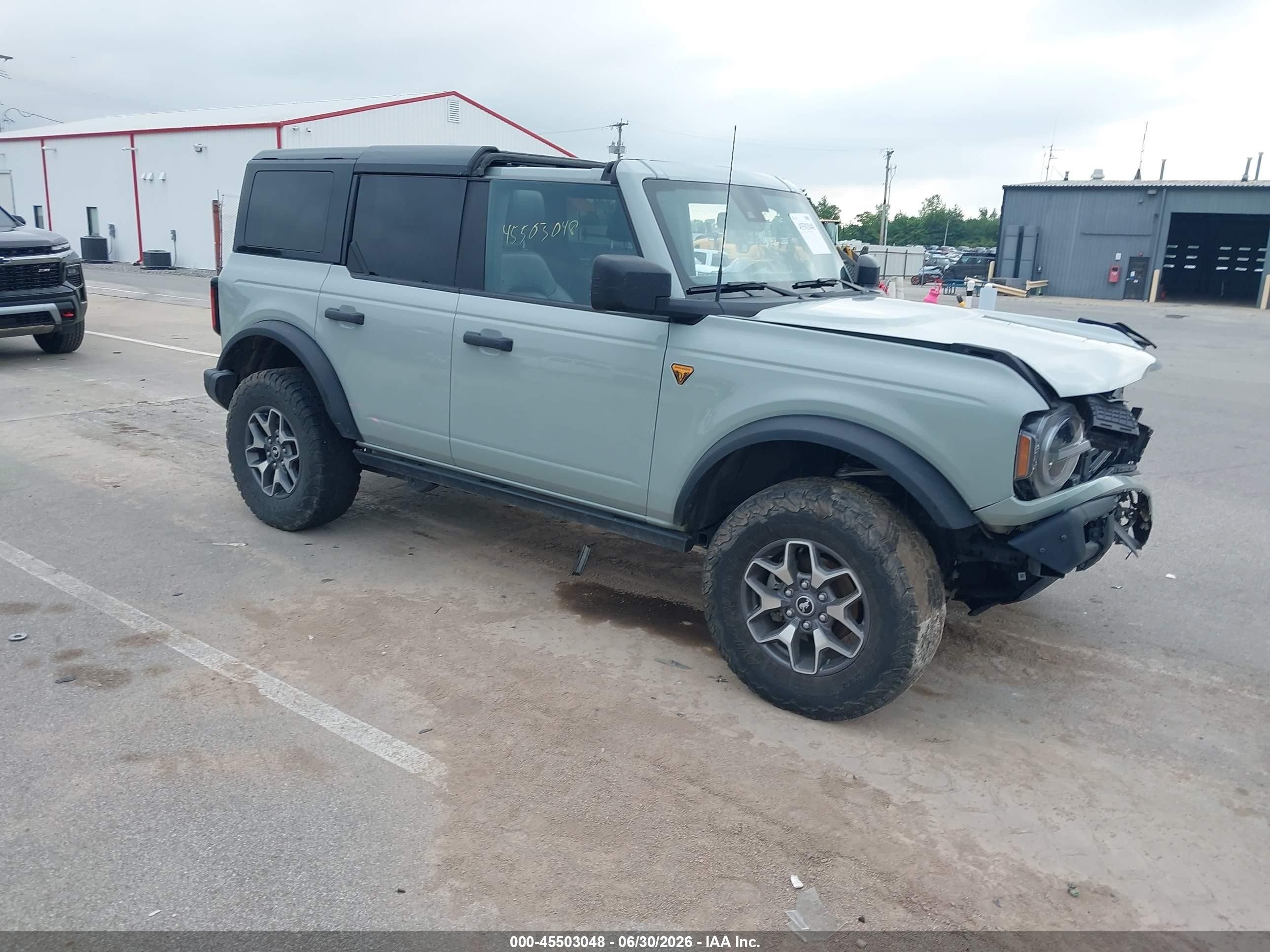2024 Ford Bronco Badlands, VIN 1FMEE9BP5RLB09034 — Front end