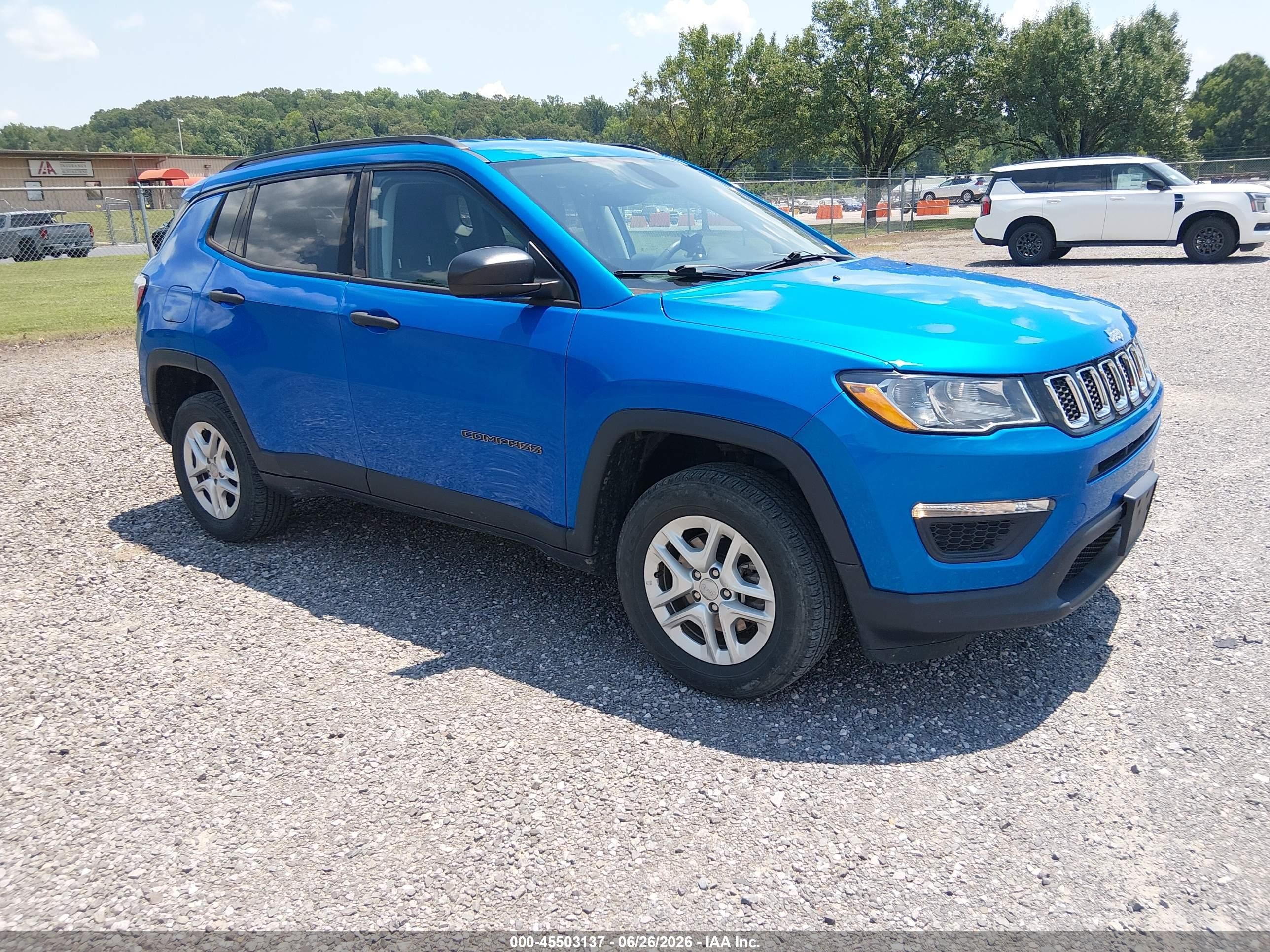 2018 Jeep Compass Sport, VIN 3C4NJDAB3JT372172 — Normal wear