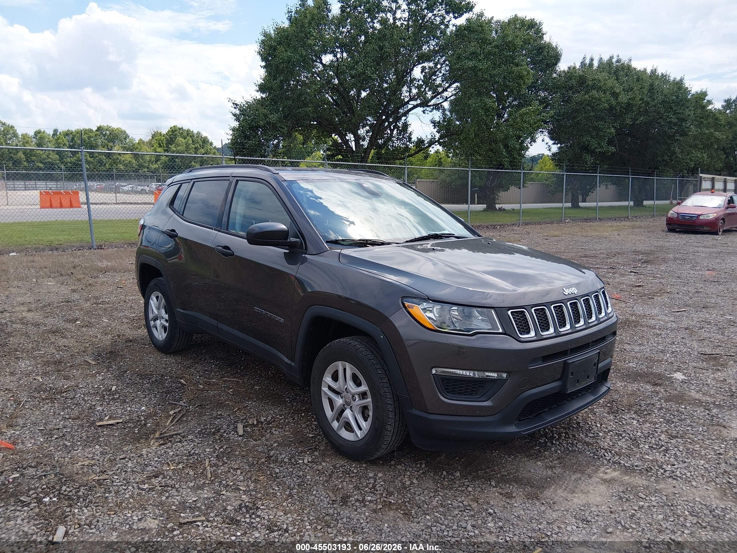 2018 Jeep Compass Sport, VIN 3C4NJDABXJT392225 — Normal wear
