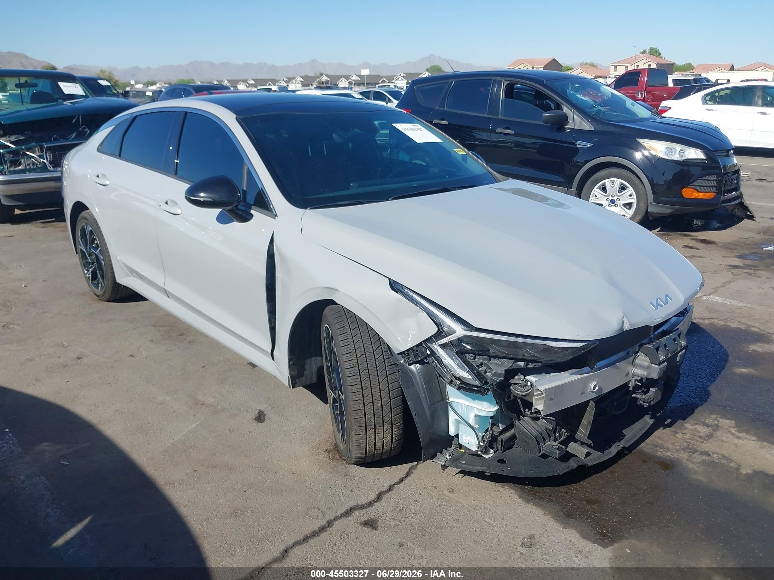 2025 Kia K5 GT-Line, VIN KNAG64J74S5321722 — Front end