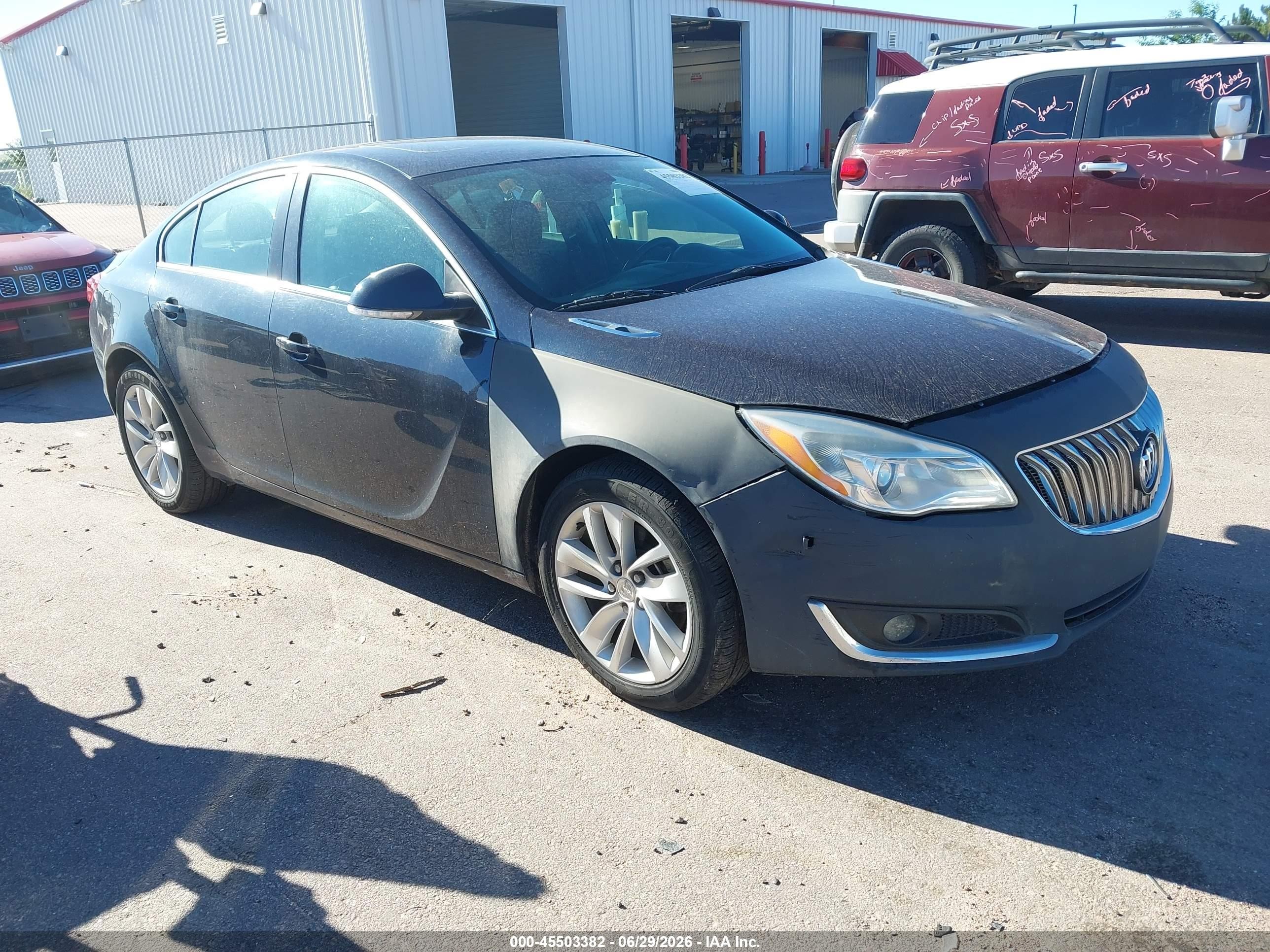 2014 Buick Regal, VIN 2G4GL5EX2E9319207 — Normal wear