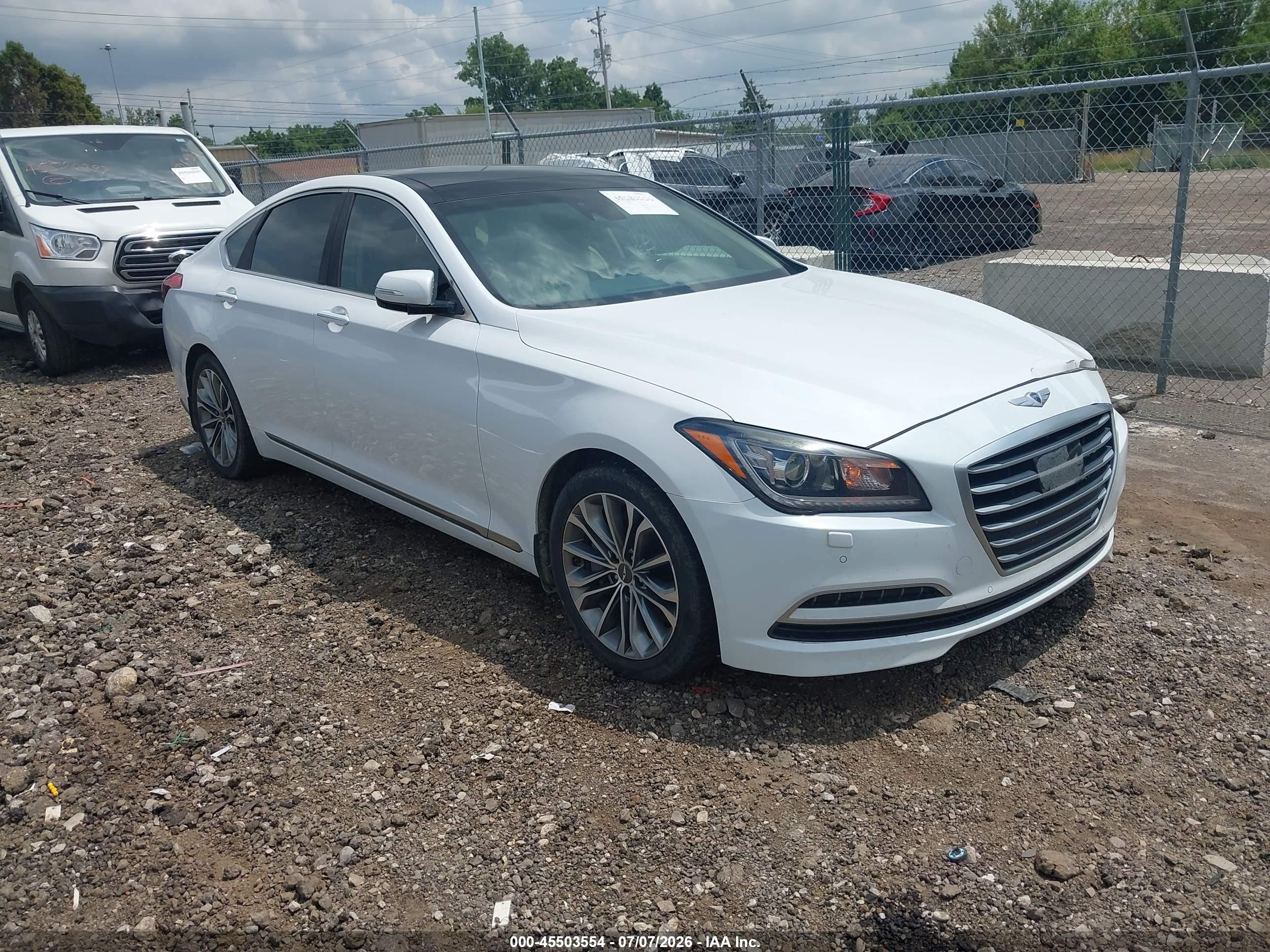 2015 Hyundai Genesis 3.8L, VIN KMHGN4JE0FU080558 — Перед