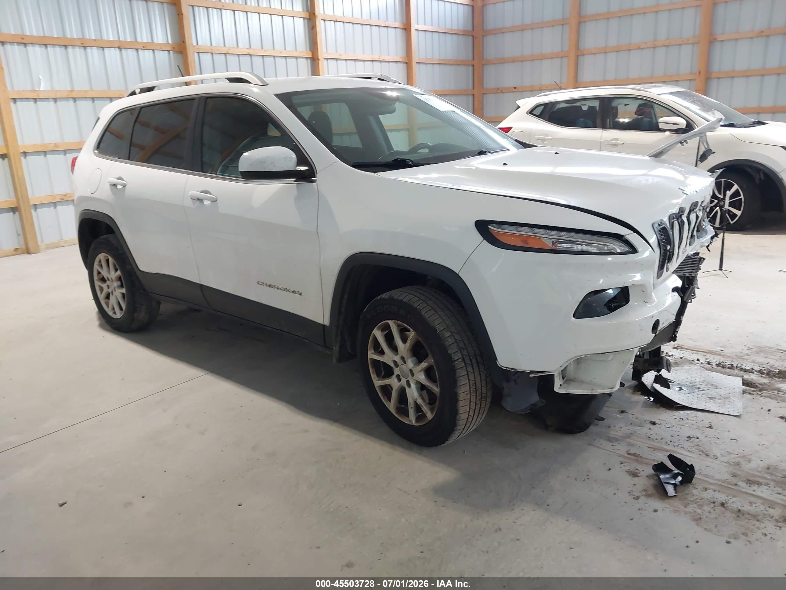 2014 Jeep Cherokee Latitude, VIN 1C4PJMCS1EW114397 — Перед