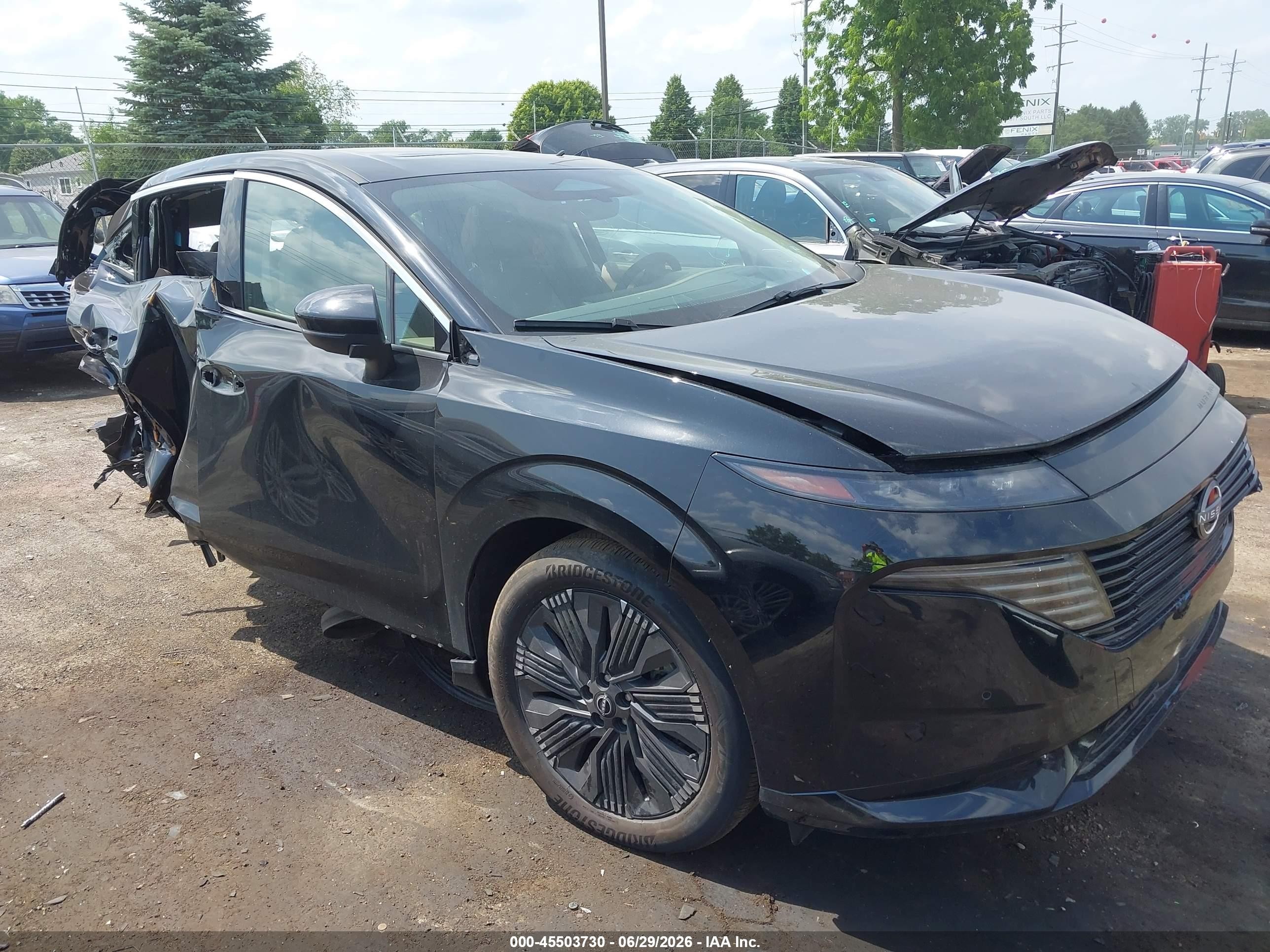 2025 Nissan Murano Platinum, VIN 5N1AZ3DT2SC142590 — Rear end
