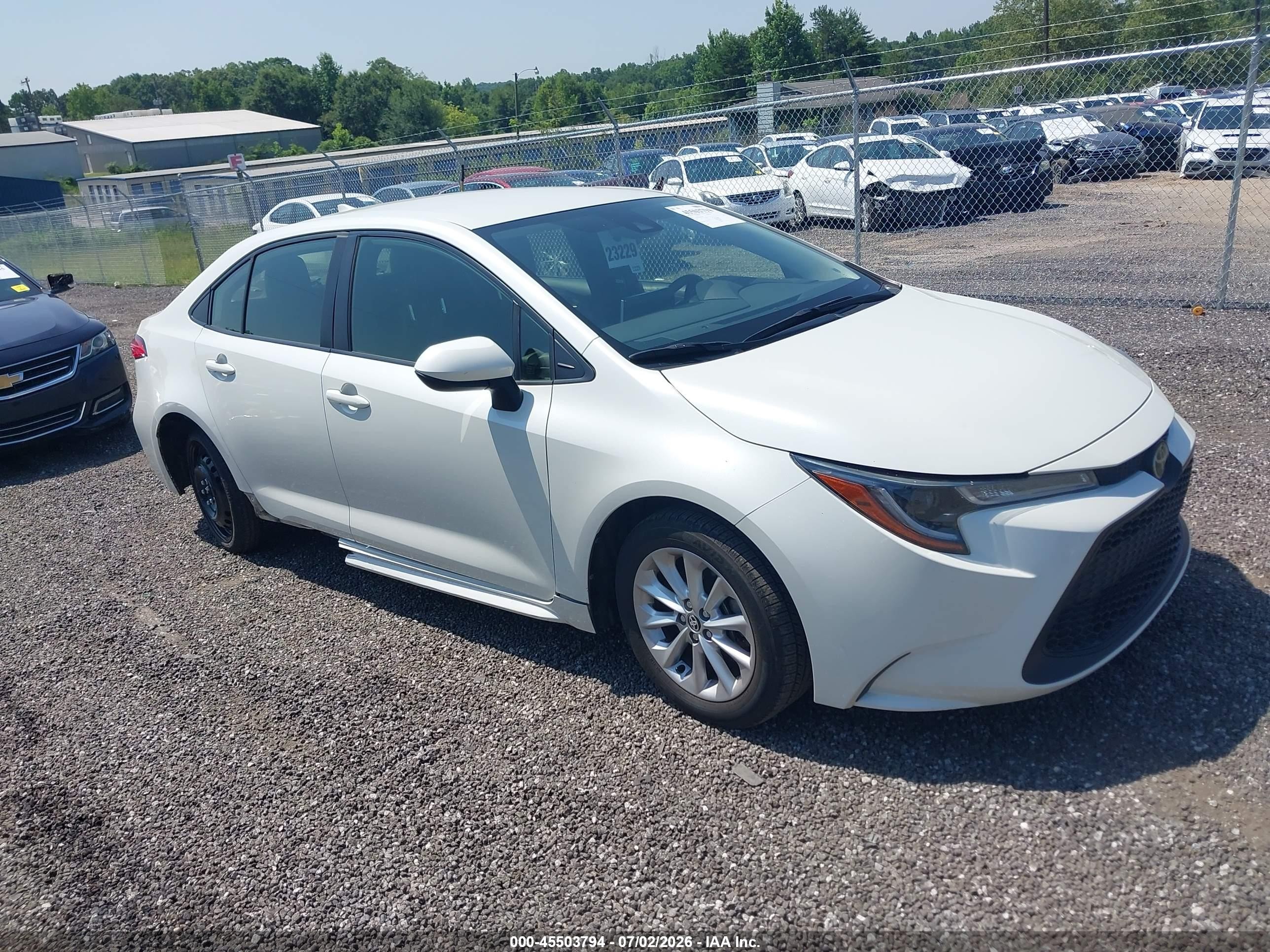 2021 Toyota Corolla LE, VIN JTDVPMAE0MJ121467 — Side