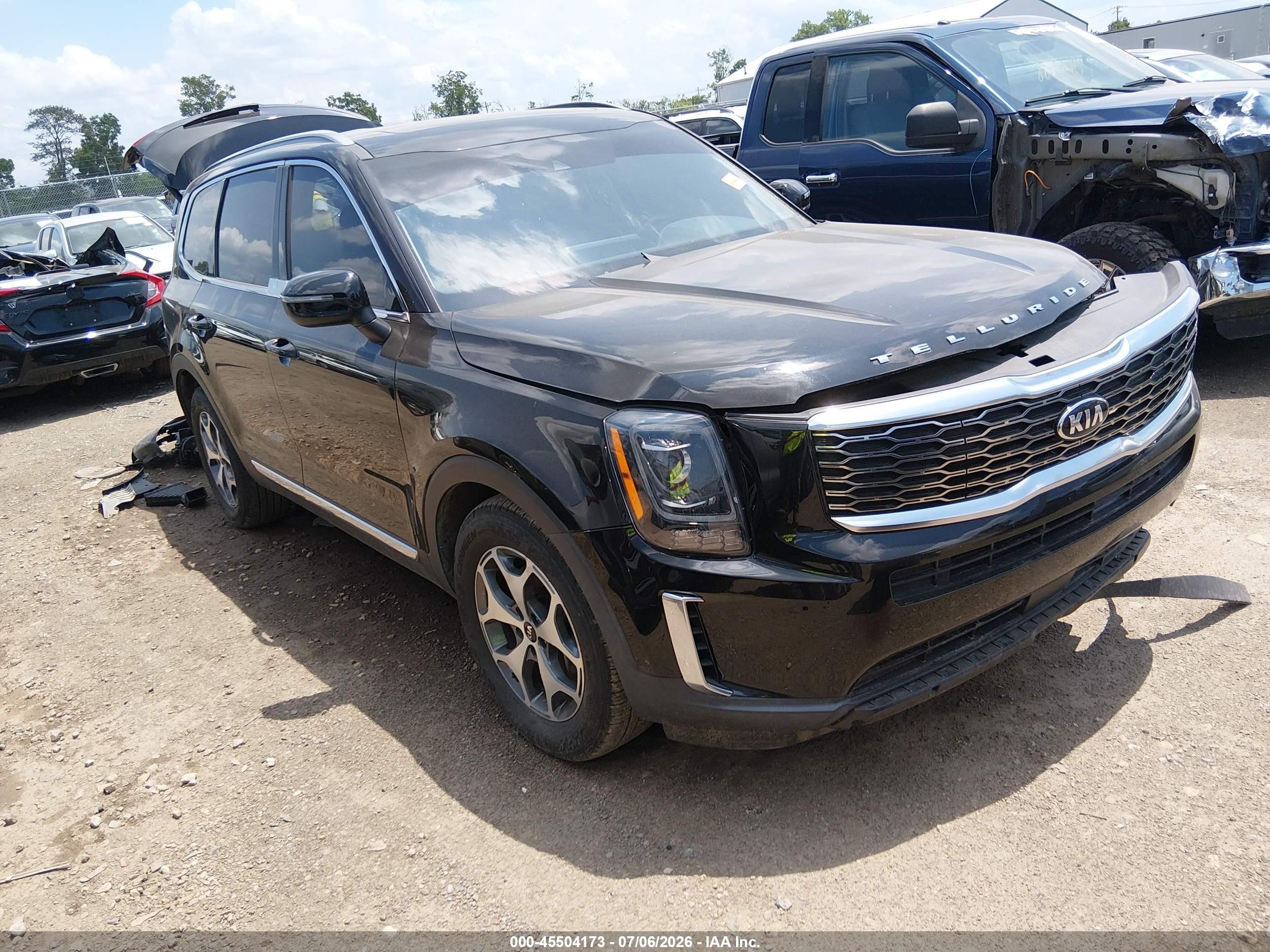 2021 Kia Telluride EX, VIN 5XYP34HCXMG125809 — Front end