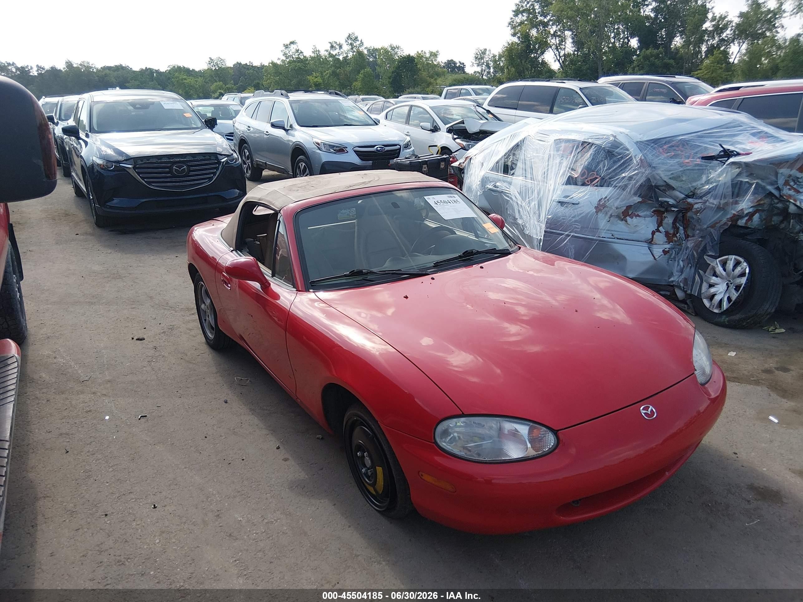 1999 Mazda MX-5 Miata, VIN JM1NB3536X0113031 — Rear end