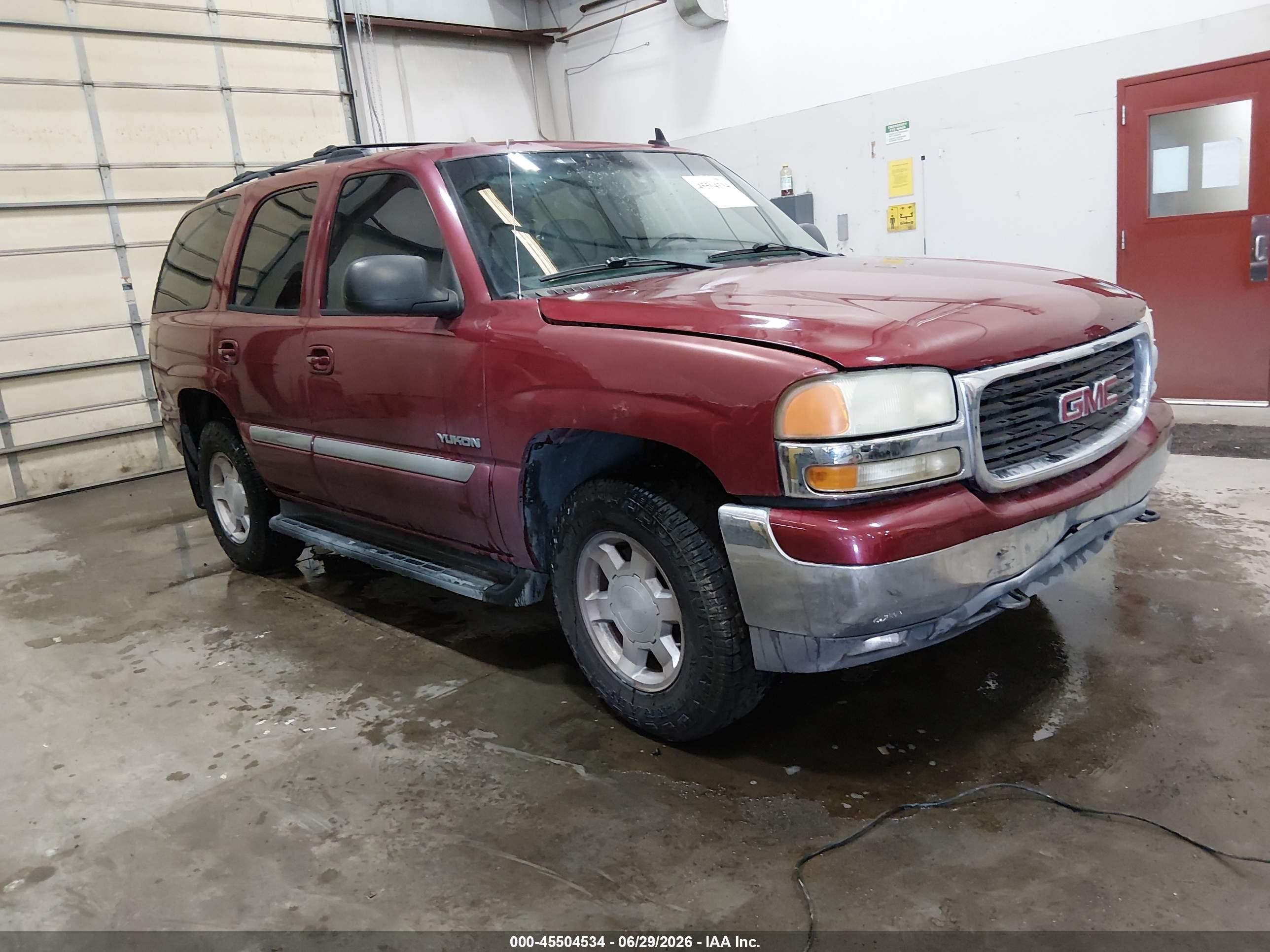 2006 GMC Yukon SLT, VIN 1GKEK13T56R115147 — Front end