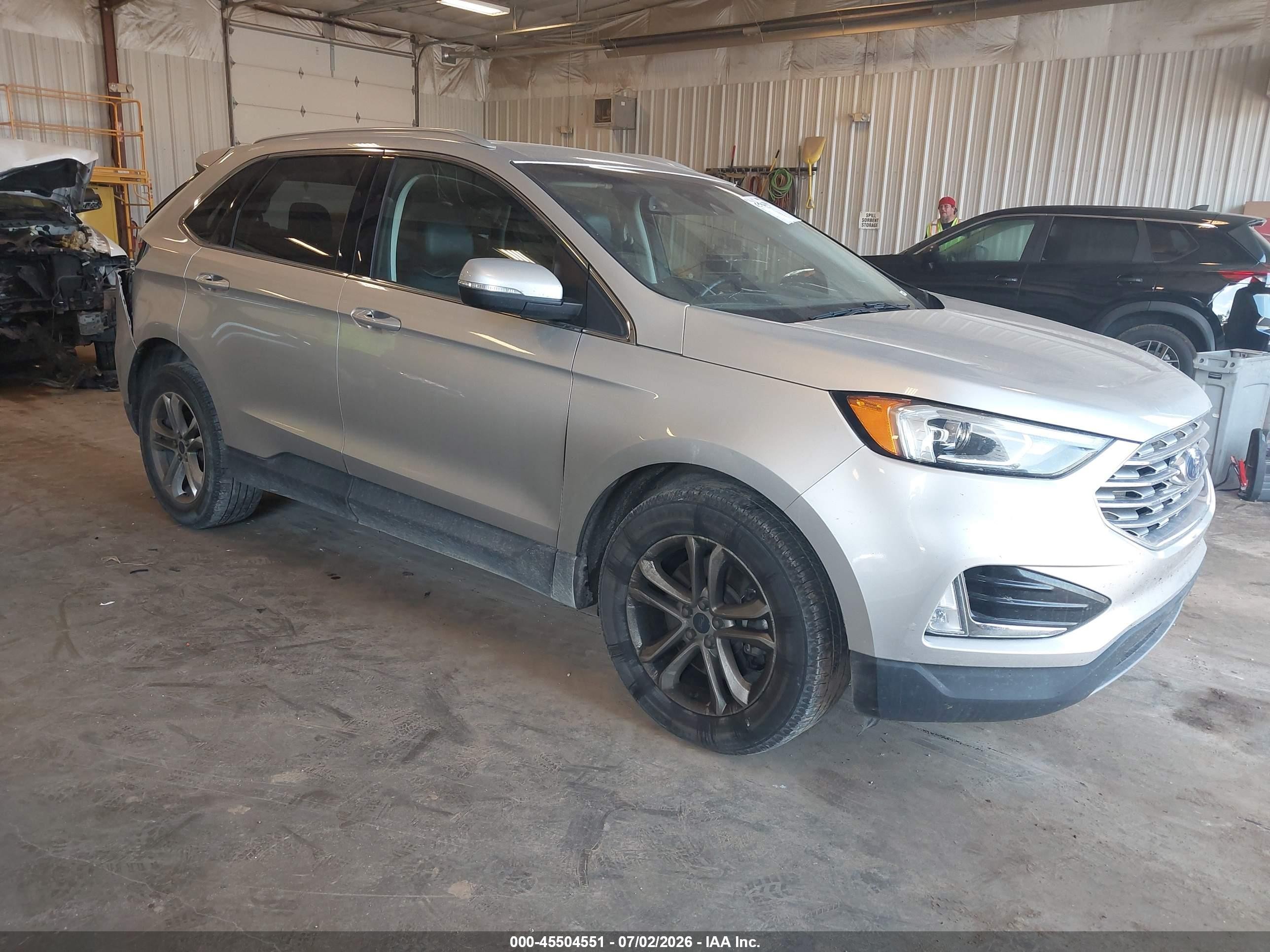 2019 Ford Edge SEL, VIN 2FMPK4J96KBC60770 — Зад