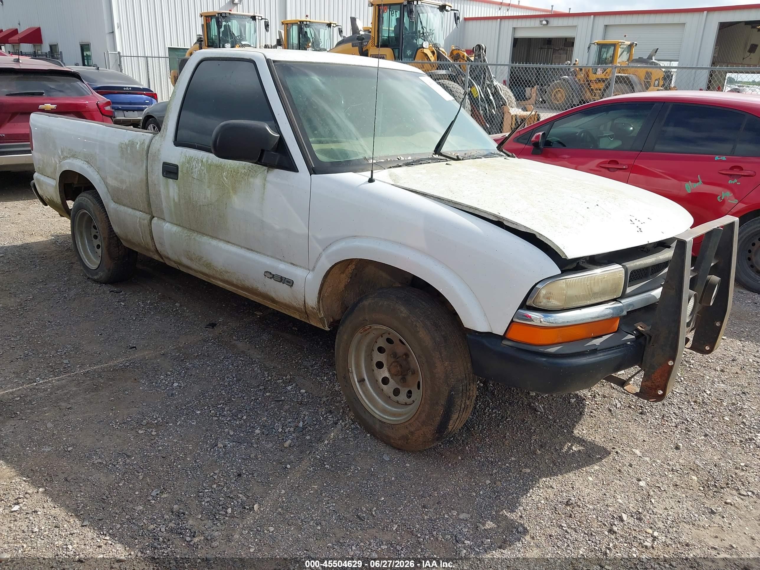 2000 Chevrolet S-10 LS, VIN 1GCCS1448Y8112827 — Normal wear