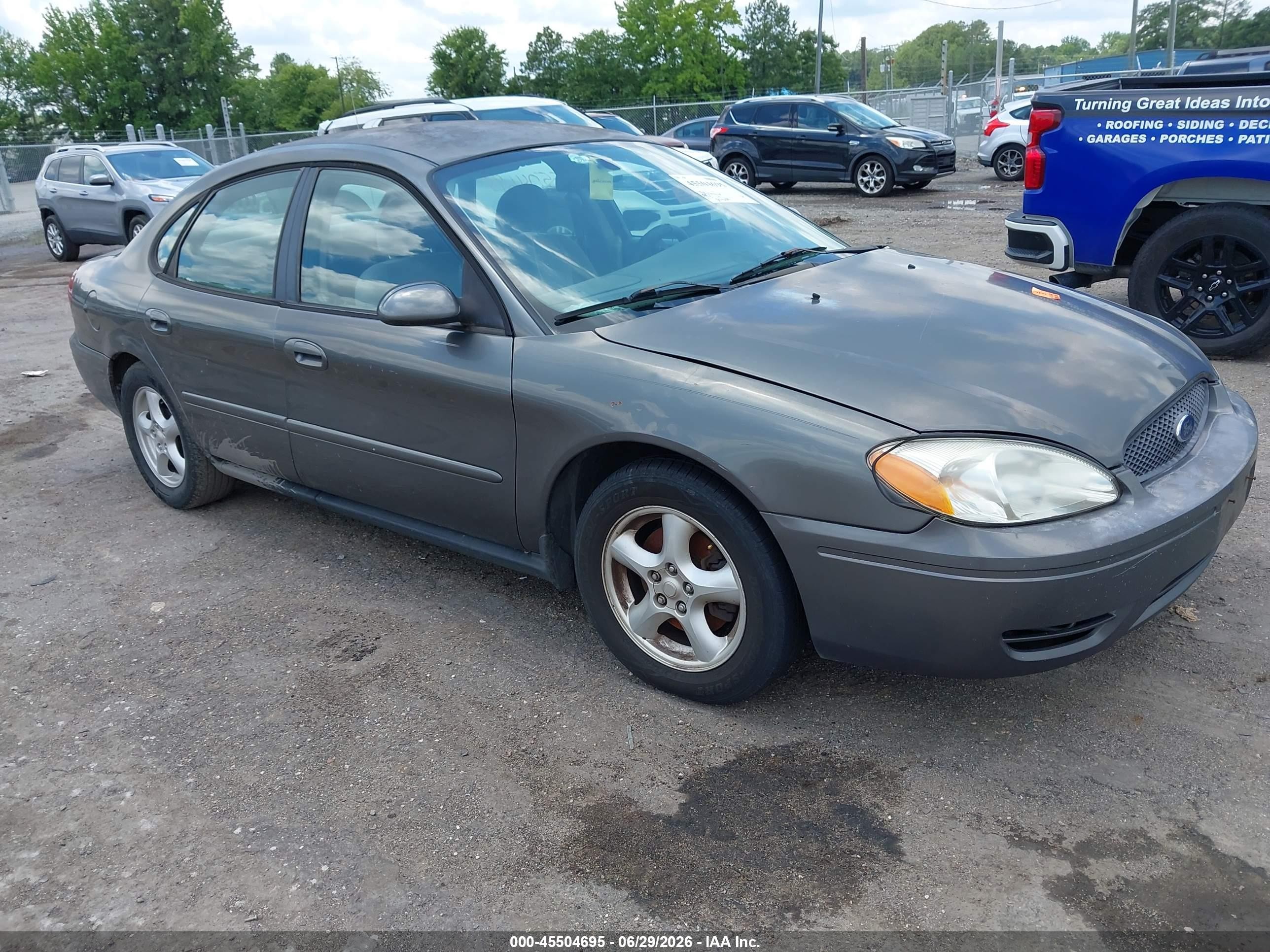 2004 Ford Taurus SE, VIN 1FAFP53U54G138475 — Normal wear