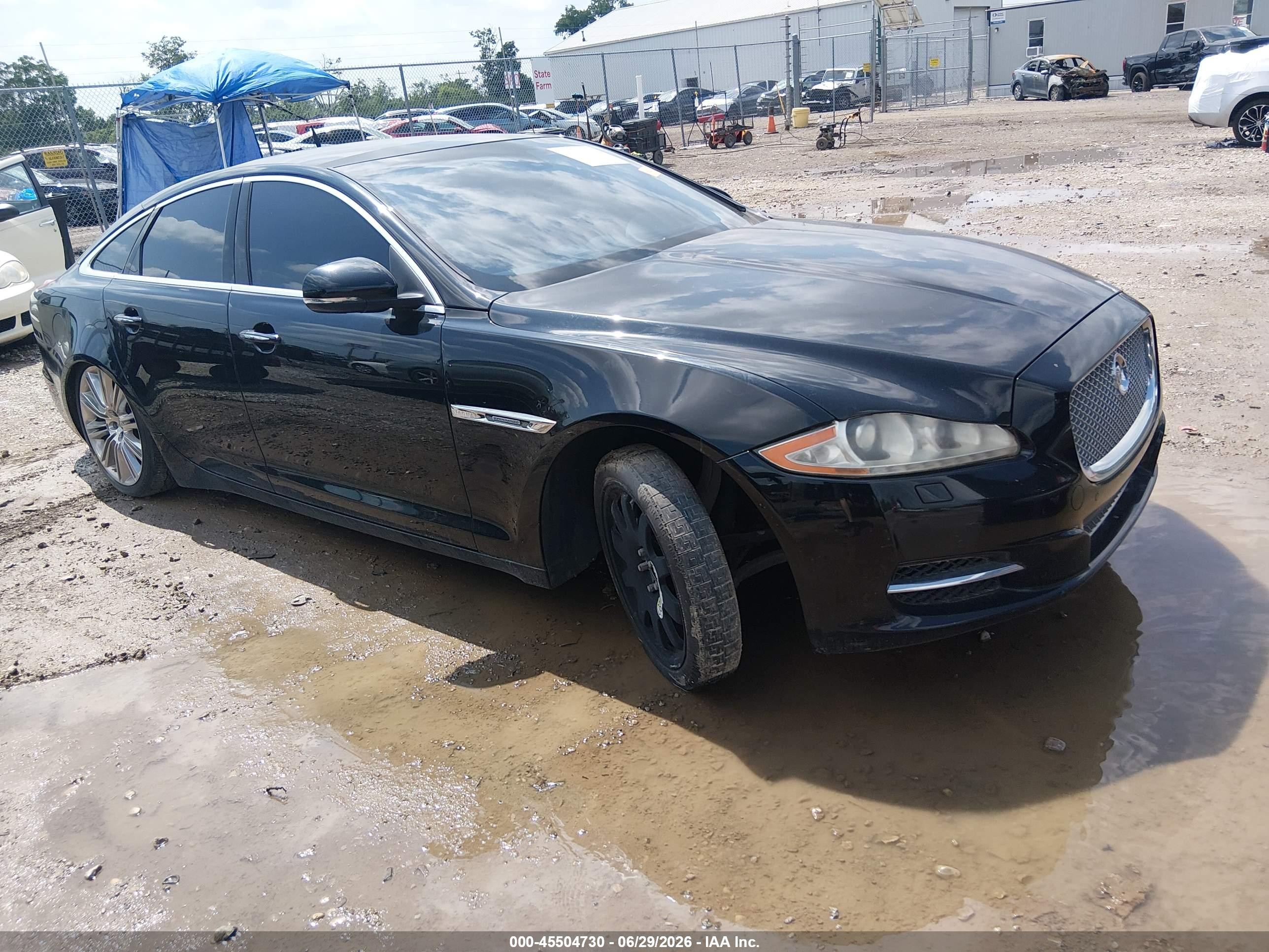 2011 Jaguar XJ Supercharged, VIN SAJWA1GE9BMV02498 — Normal wear