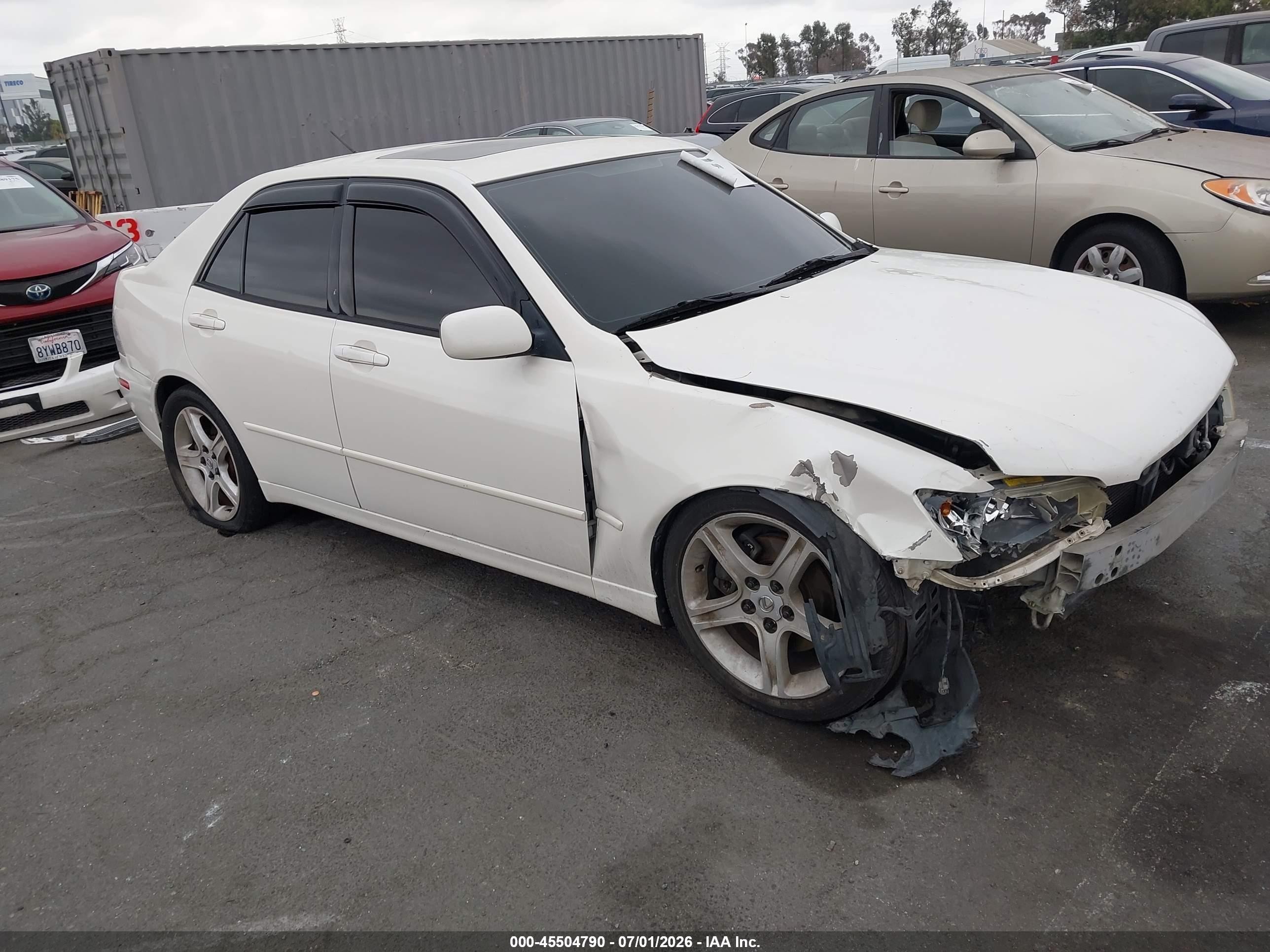 2001 Lexus IS 300/350, VIN JTHBD182010007183 — Перед