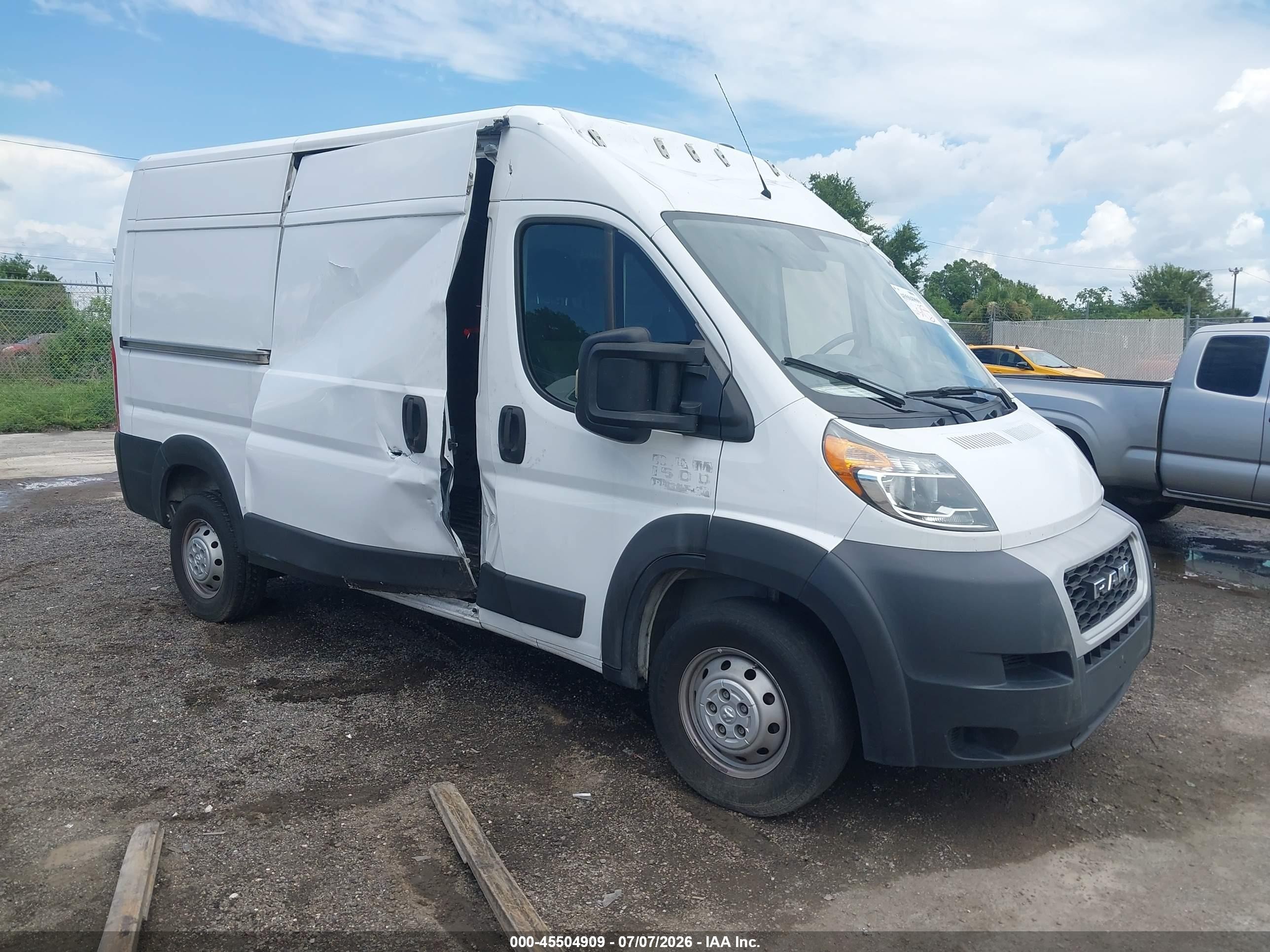 2019 Ram ProMaster Cargo, VIN 3C6TRVBG2KE556483 — Крыша