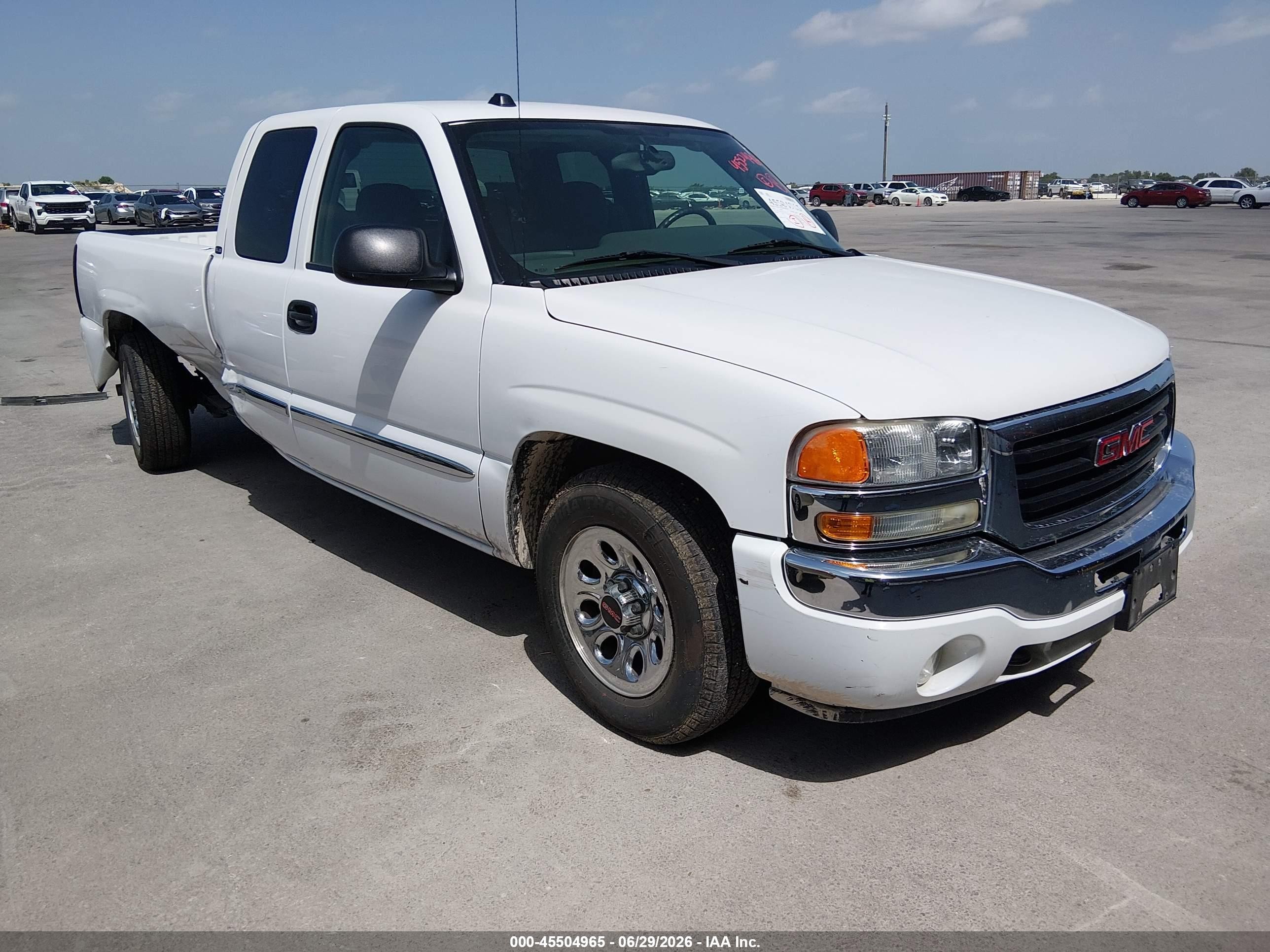 2005 GMC Sierra 1500 SLE, VIN 2GTEC19V451322122 — Зад