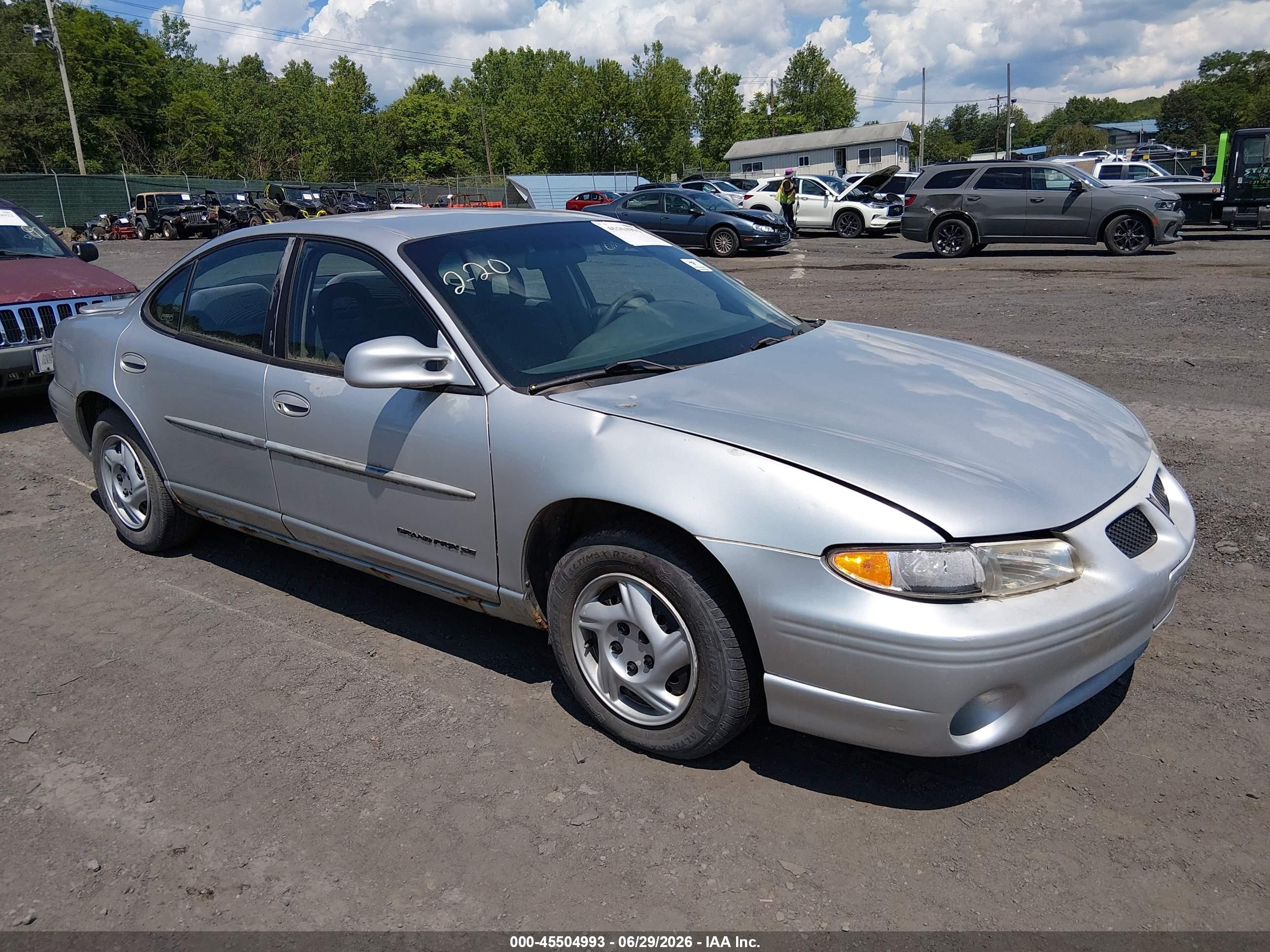 2001 Pontiac Grand Prix SE, VIN 1G2WK52J21F144160 — Биологическое загрязнение