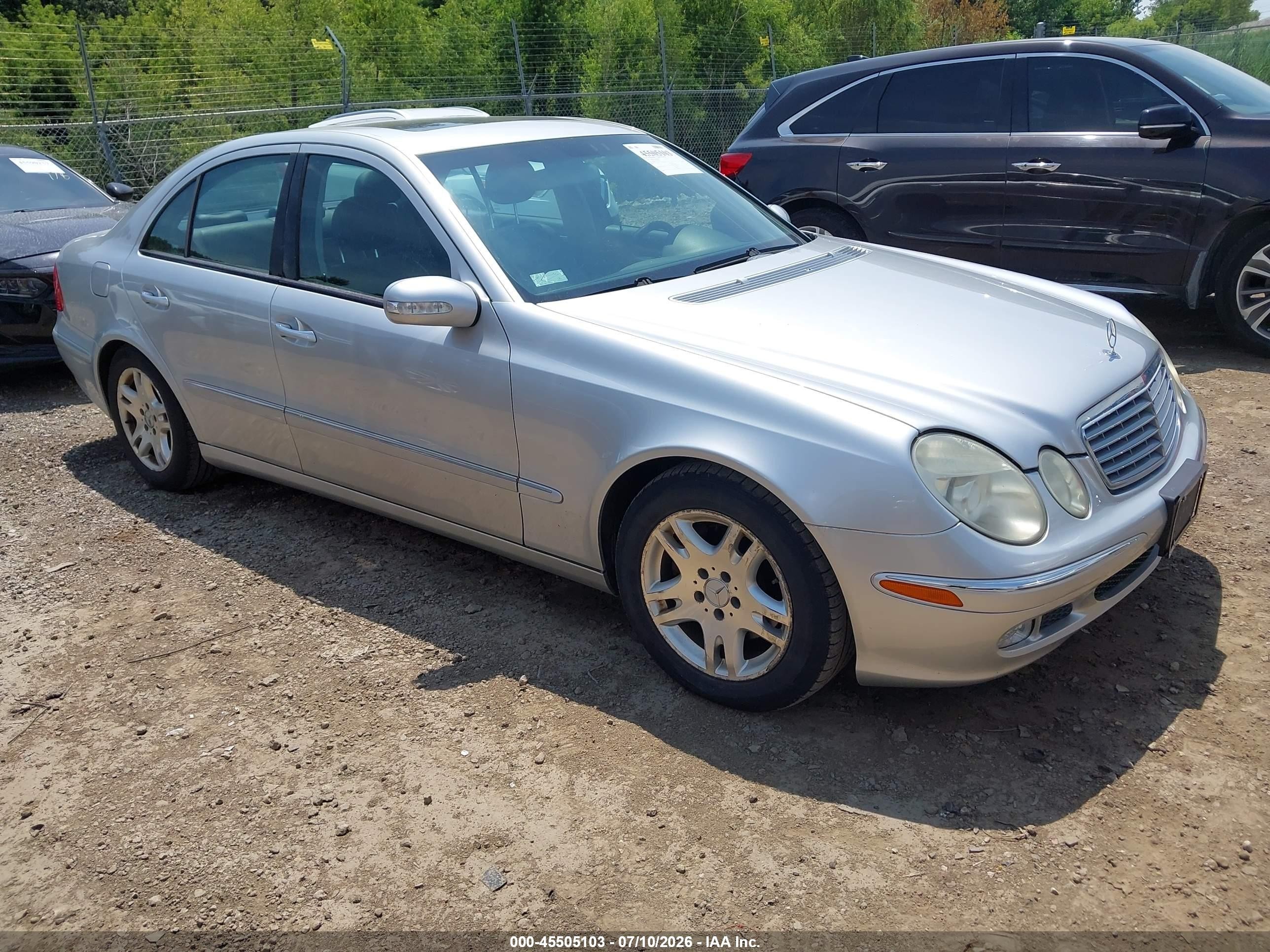 2004 Mercedes-Benz E 320, VIN WDBUF82J64X165275 — Side