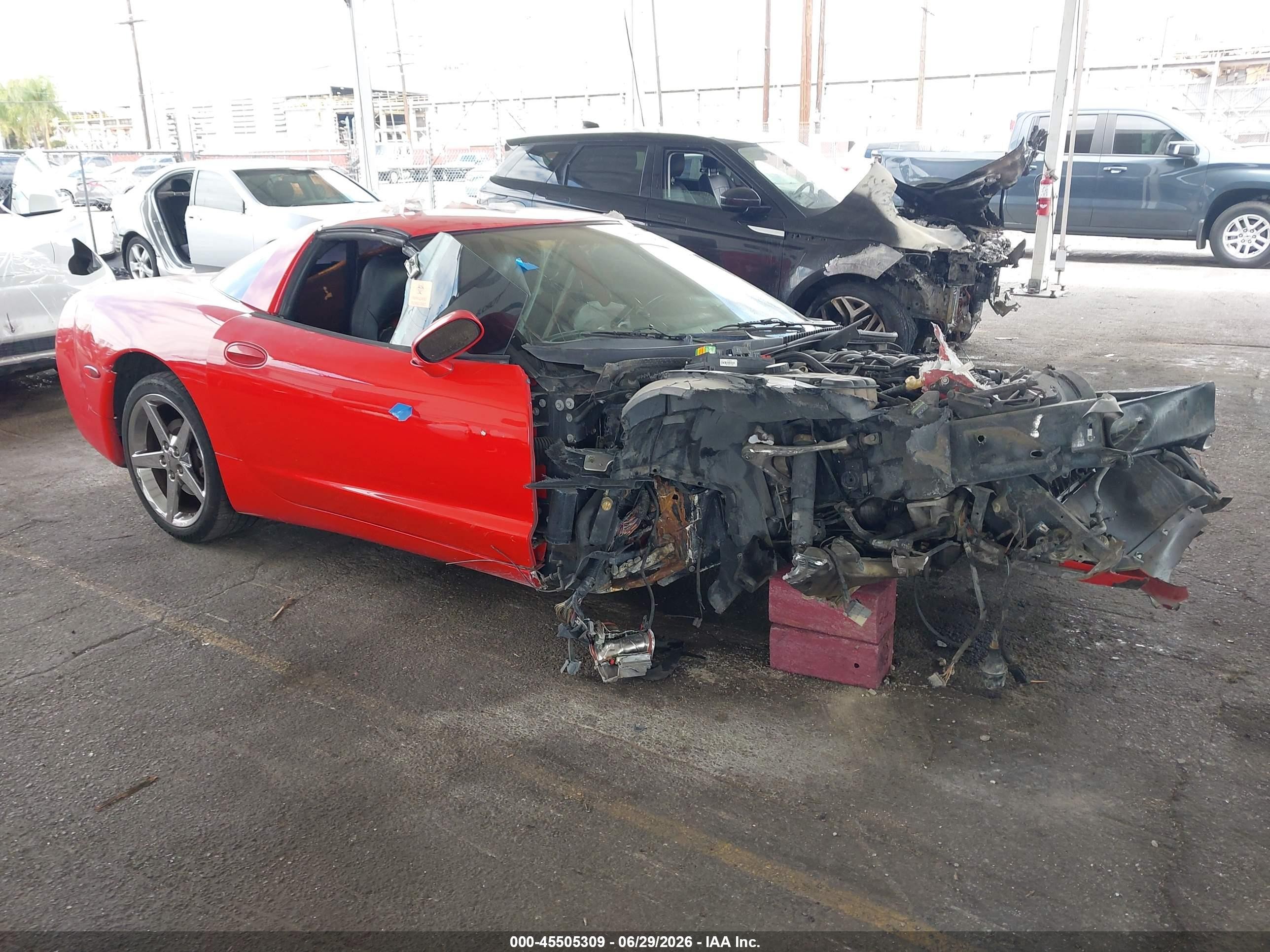 2000 Chevrolet Corvette, VIN 1G1YY22G7Y5125196 — Front end