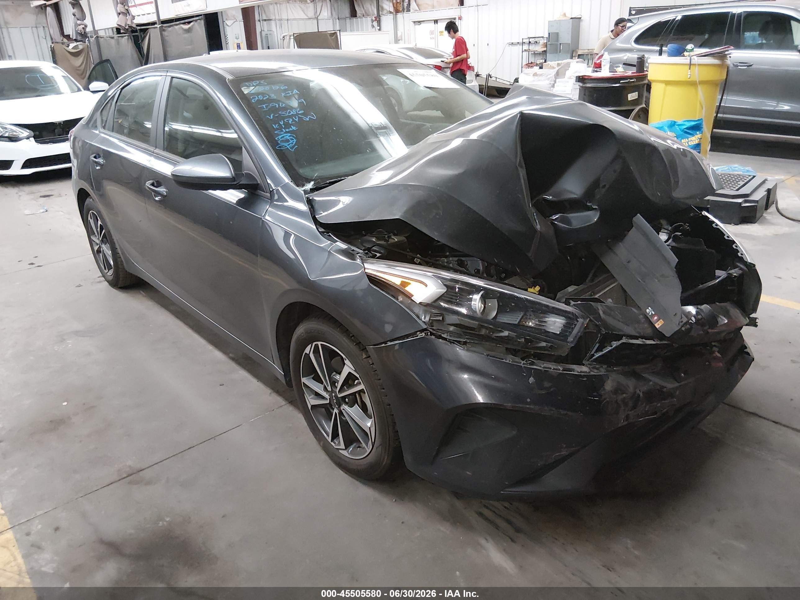 2023 Kia Forte LXS, VIN 3KPF24AD6PE645086 — Front end