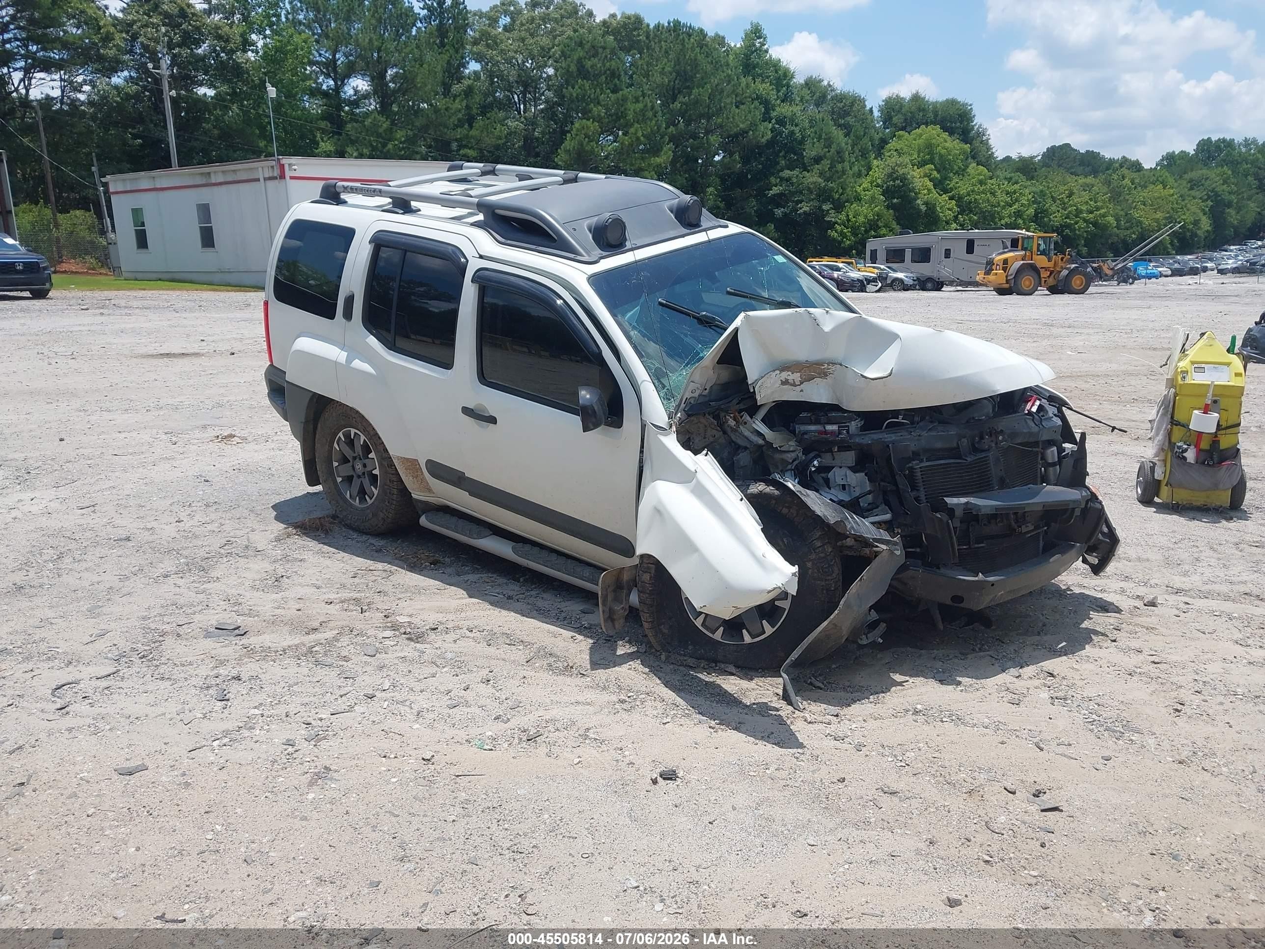 2014 Nissan Xterra X, VIN 5N1AN0NW9EN813233 — Front end