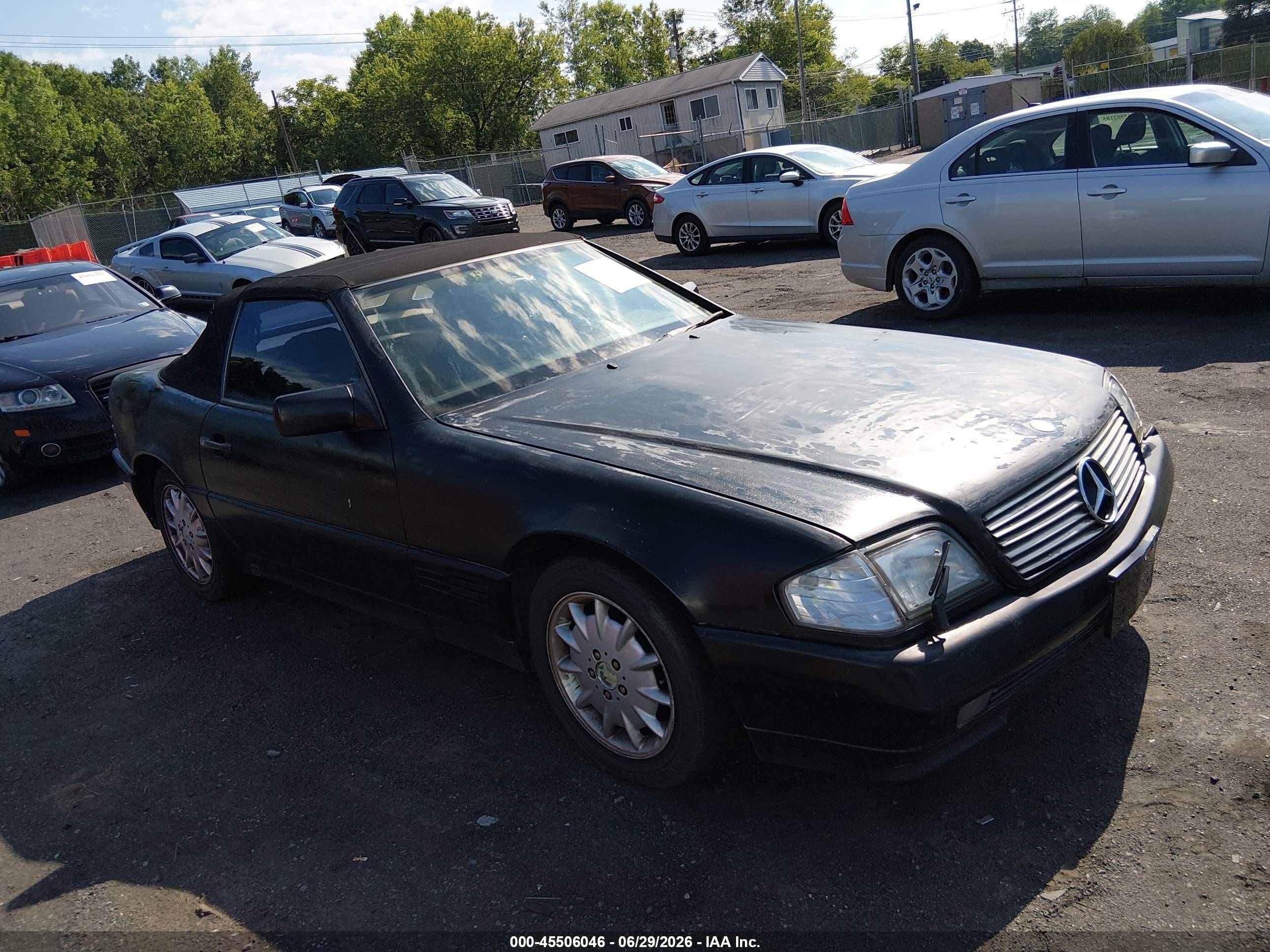 1995 Mercedes-Benz SL 320, VIN WDBFA63E8SF109399 — Normal wear
