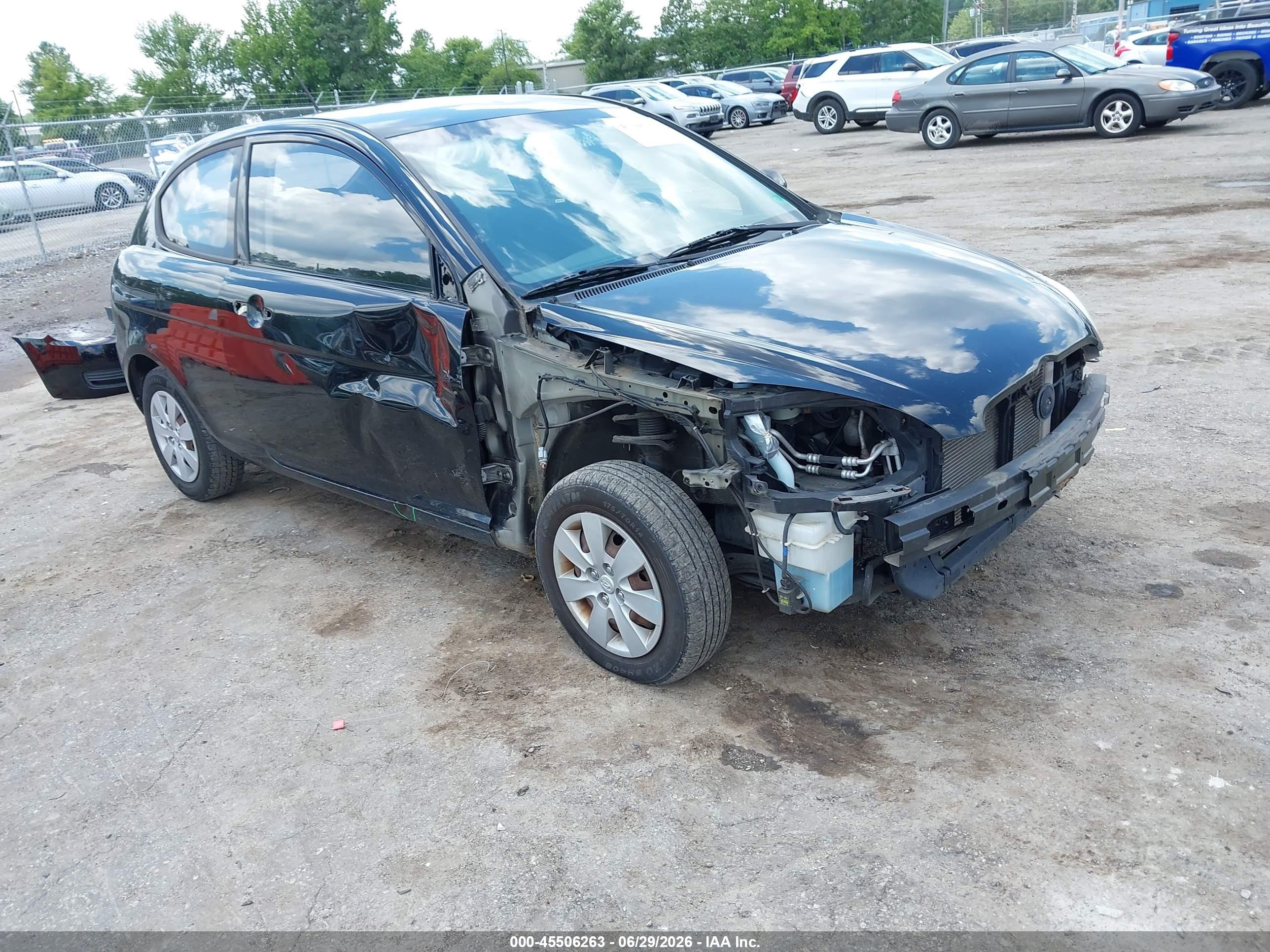 2011 Hyundai Accent GL, VIN KMHCM3AC8BU187524 — Side