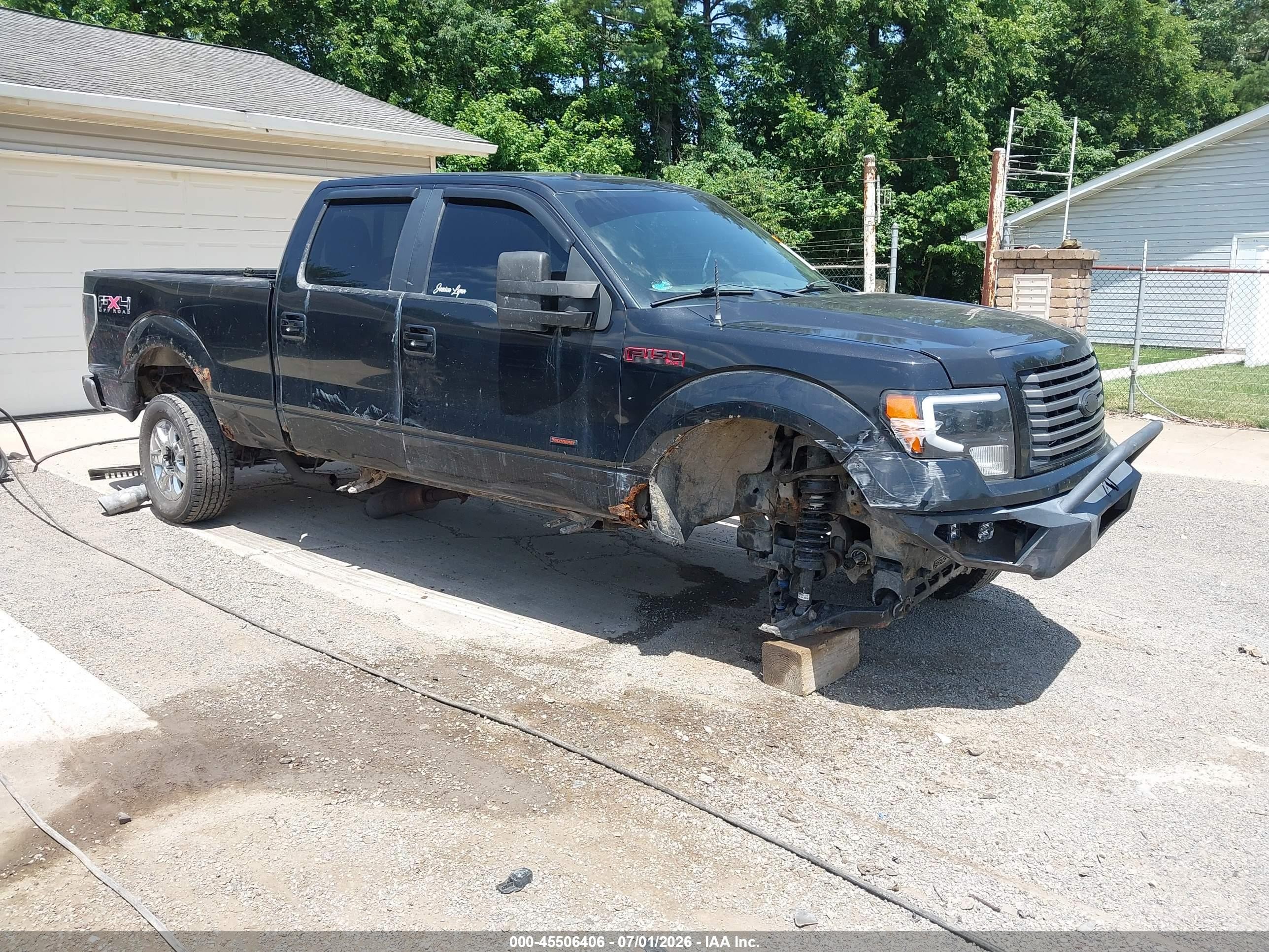 2011 Ford F-150 FX4, VIN 1FTFW1ET0BFA97170 — Side