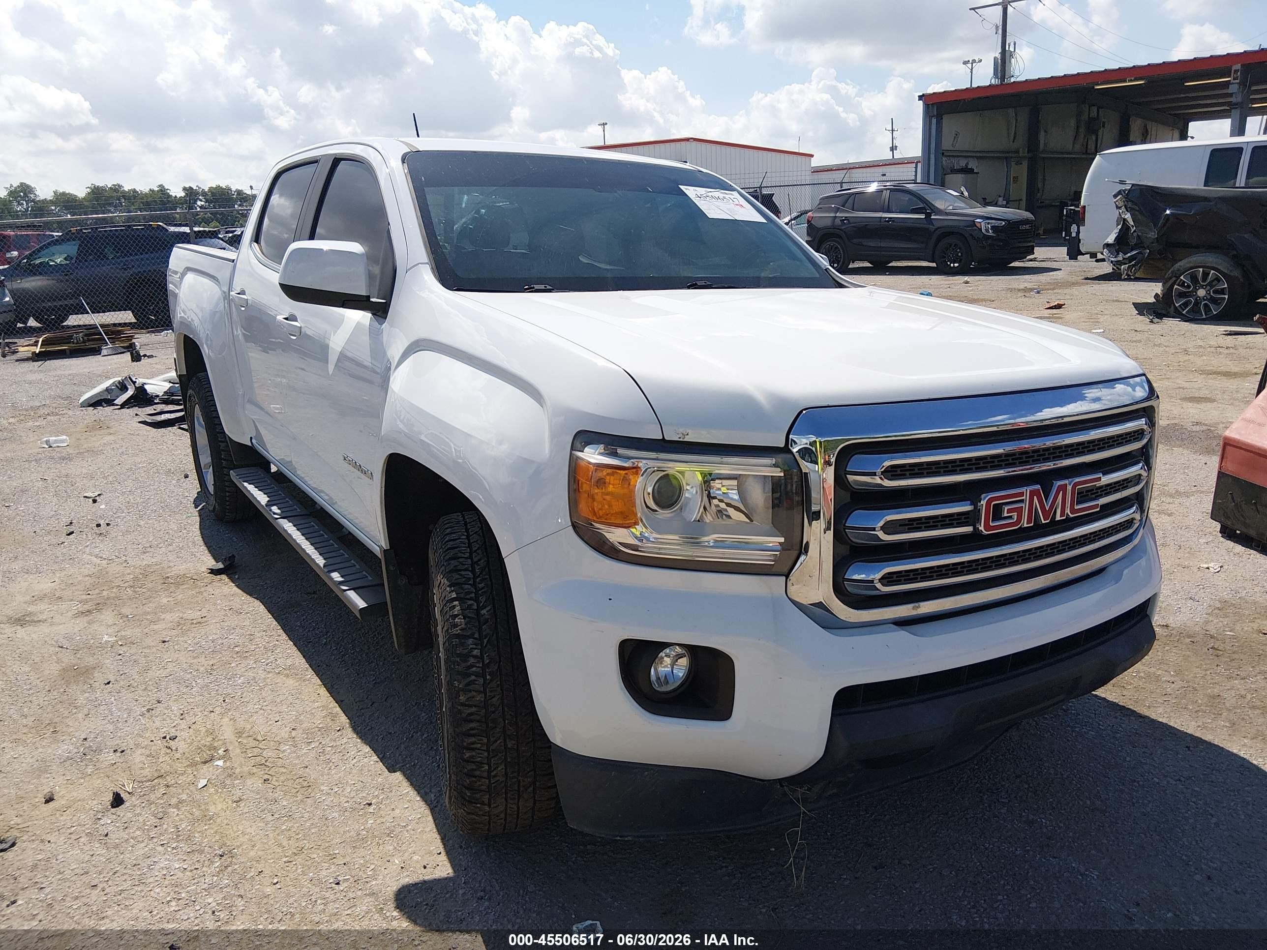 2018 GMC Canyon 2WD SLE, VIN 1GTG5CEN5J1170193 — Front end