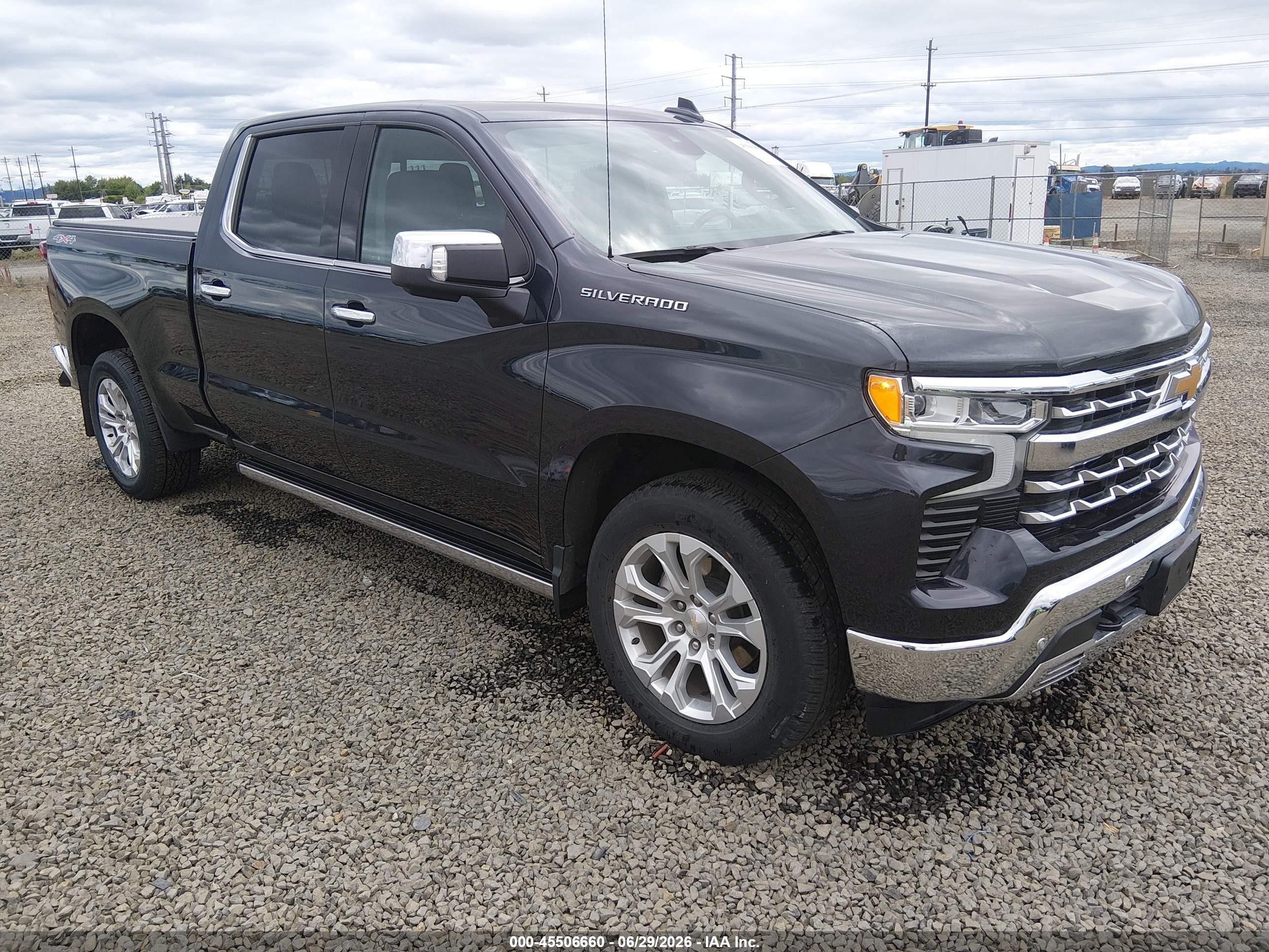 2024 Chevrolet Silverado 1500 LTZ, VIN 1GCUDGED5RZ157798 — Зад
