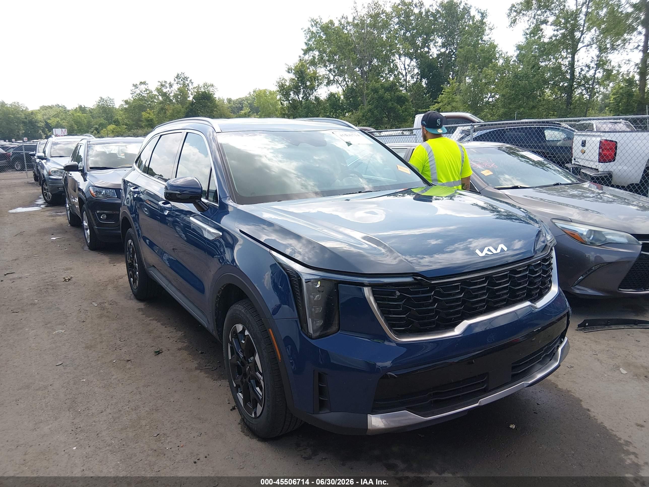2025 Kia Sorento S, VIN 5XYRLDJC4SG326234 — Перед