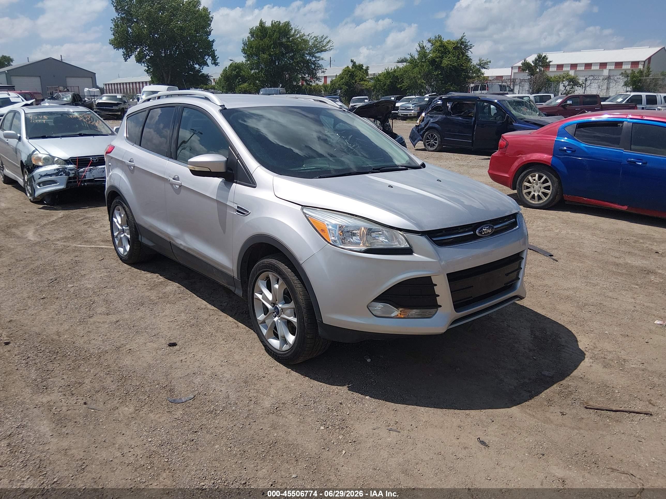 2015 Ford Escape Titanium, VIN 1FMCU9J90FUC79501 — Front end