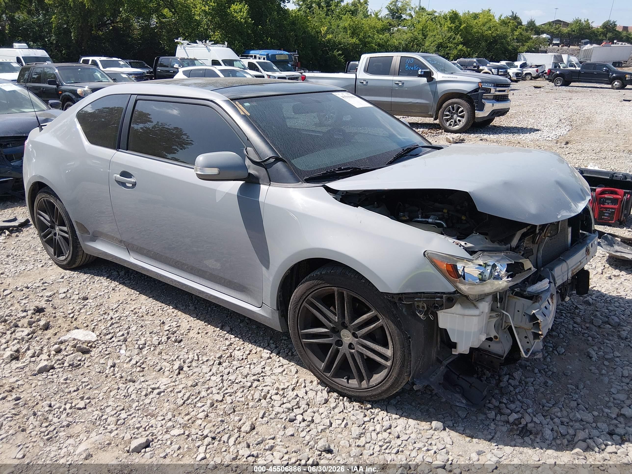 2011 Scion tC, VIN JTKJF5C73B3013358 — Front end