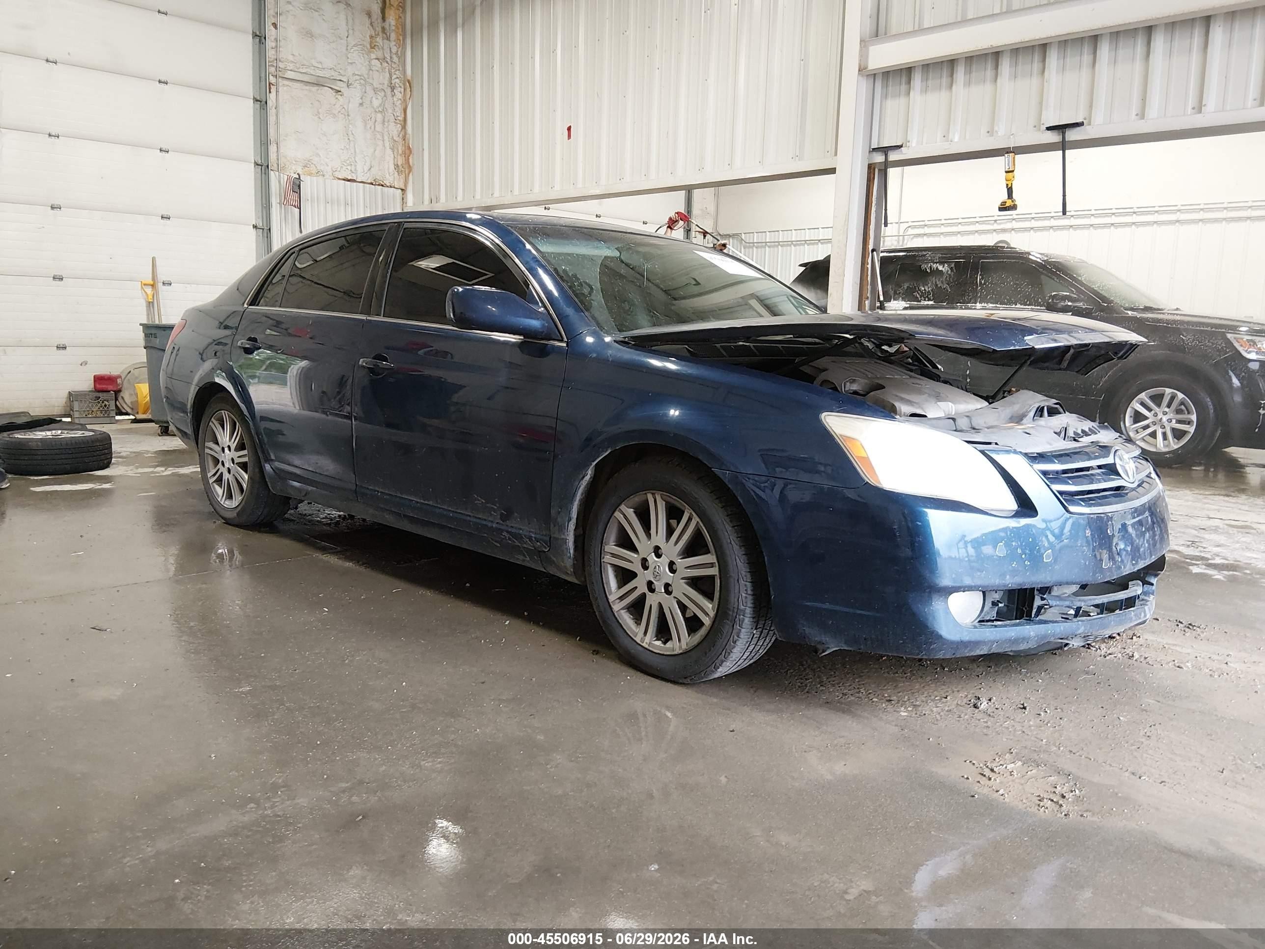 2005 Toyota Avalon XL, VIN 4T1BK36B05U042029 — Mechanical