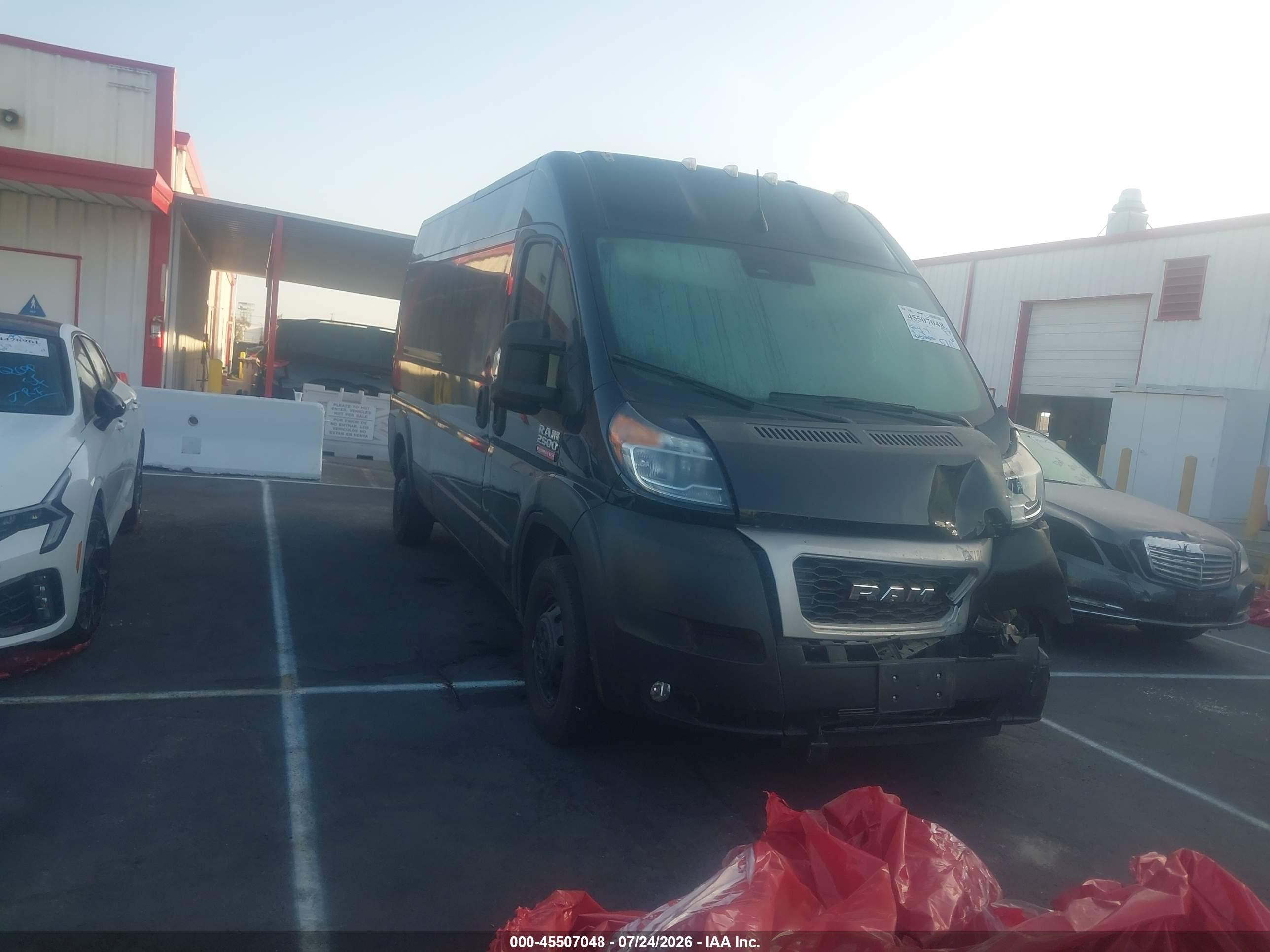 2022 Ram ProMaster Cargo, VIN 3C6LRVDG1NE123822 — Front end