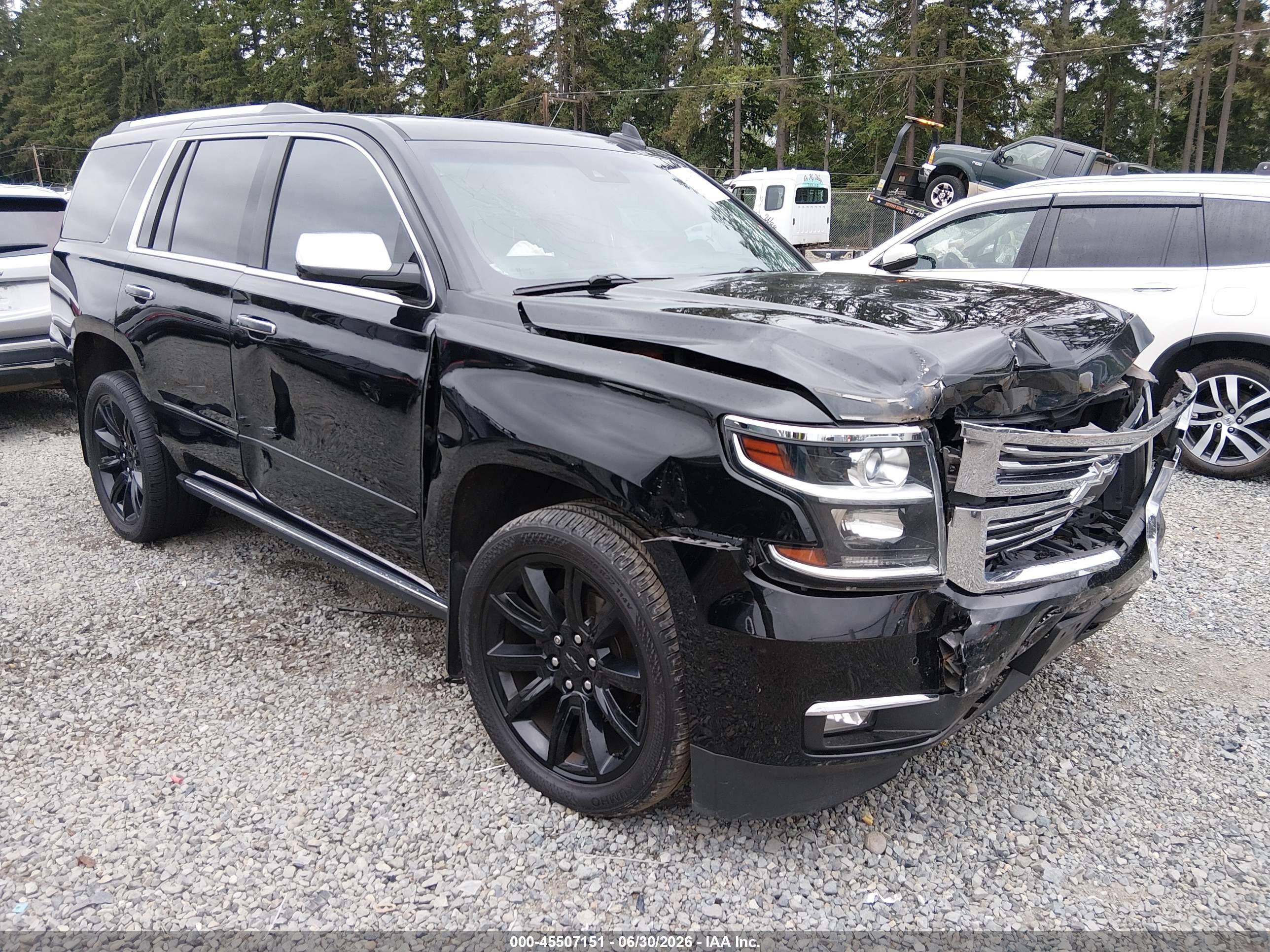 2016 Chevrolet Tahoe LTZ, VIN 1GNSKCKC2GR212732 — Front end