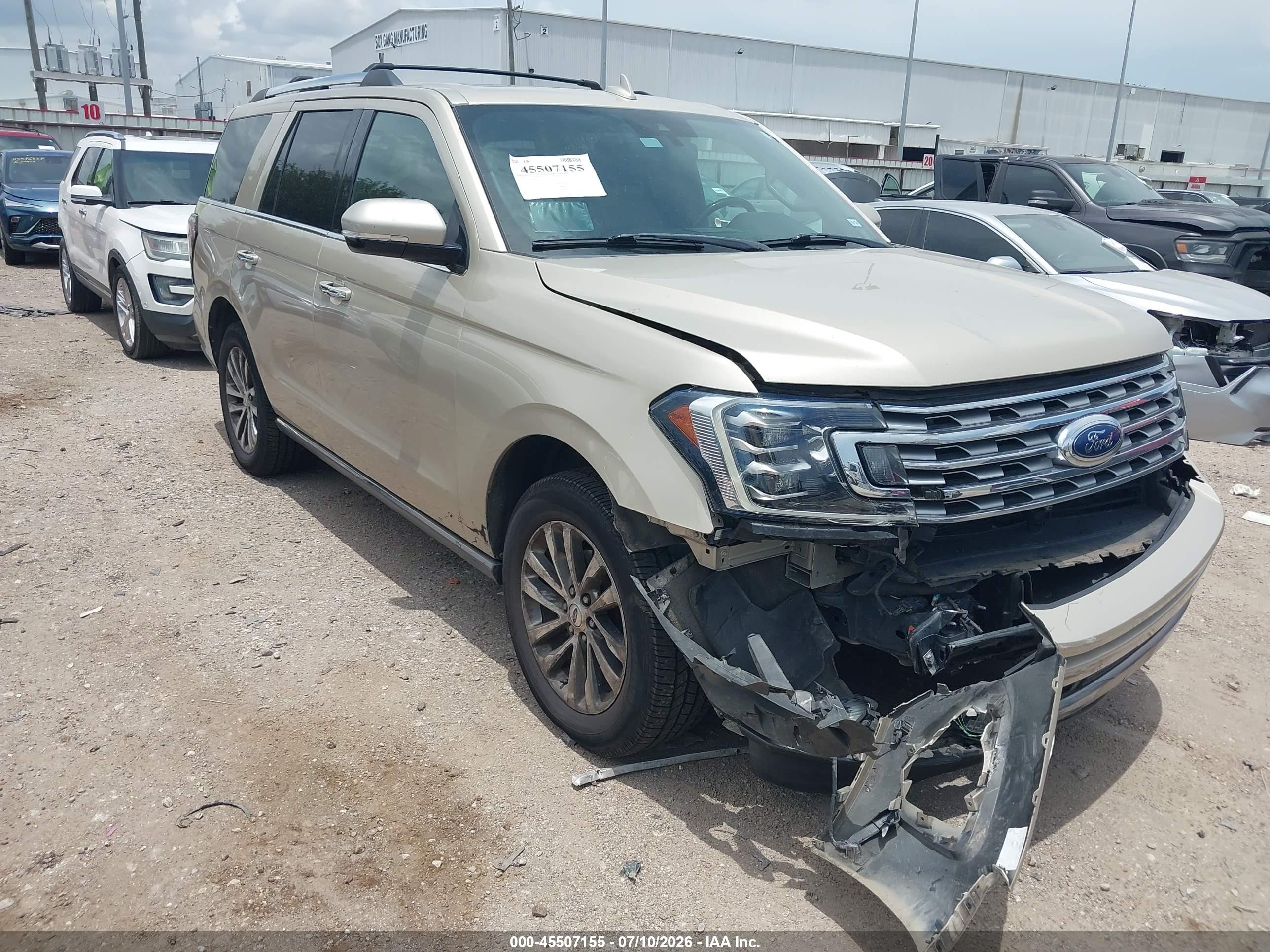 2018 Ford Expedition Limited, VIN 1FMJU1KT8JEA66642 — Front end