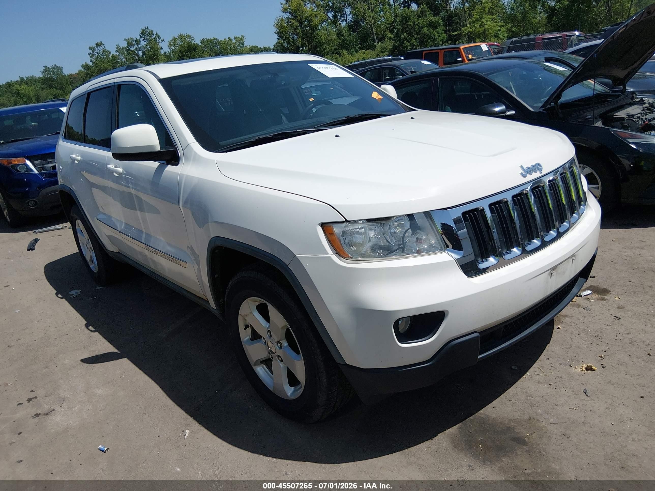 2011 Jeep Grand Cherokee Laredo, VIN 1J4RR4GGXBC629039 — Rear end